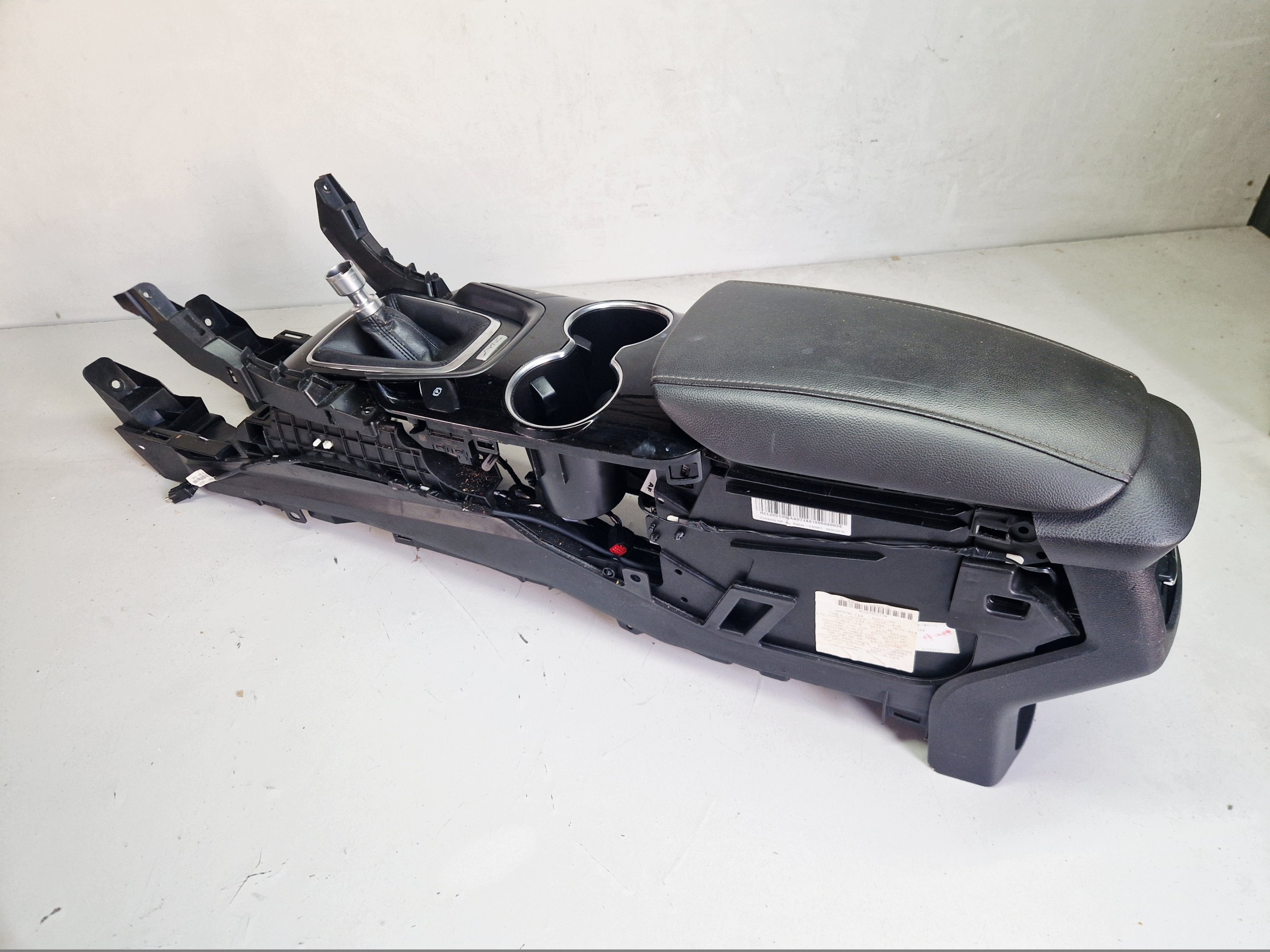 FORD MONDEO MK5 TUNEL central armrest USB CALY KOMPLET