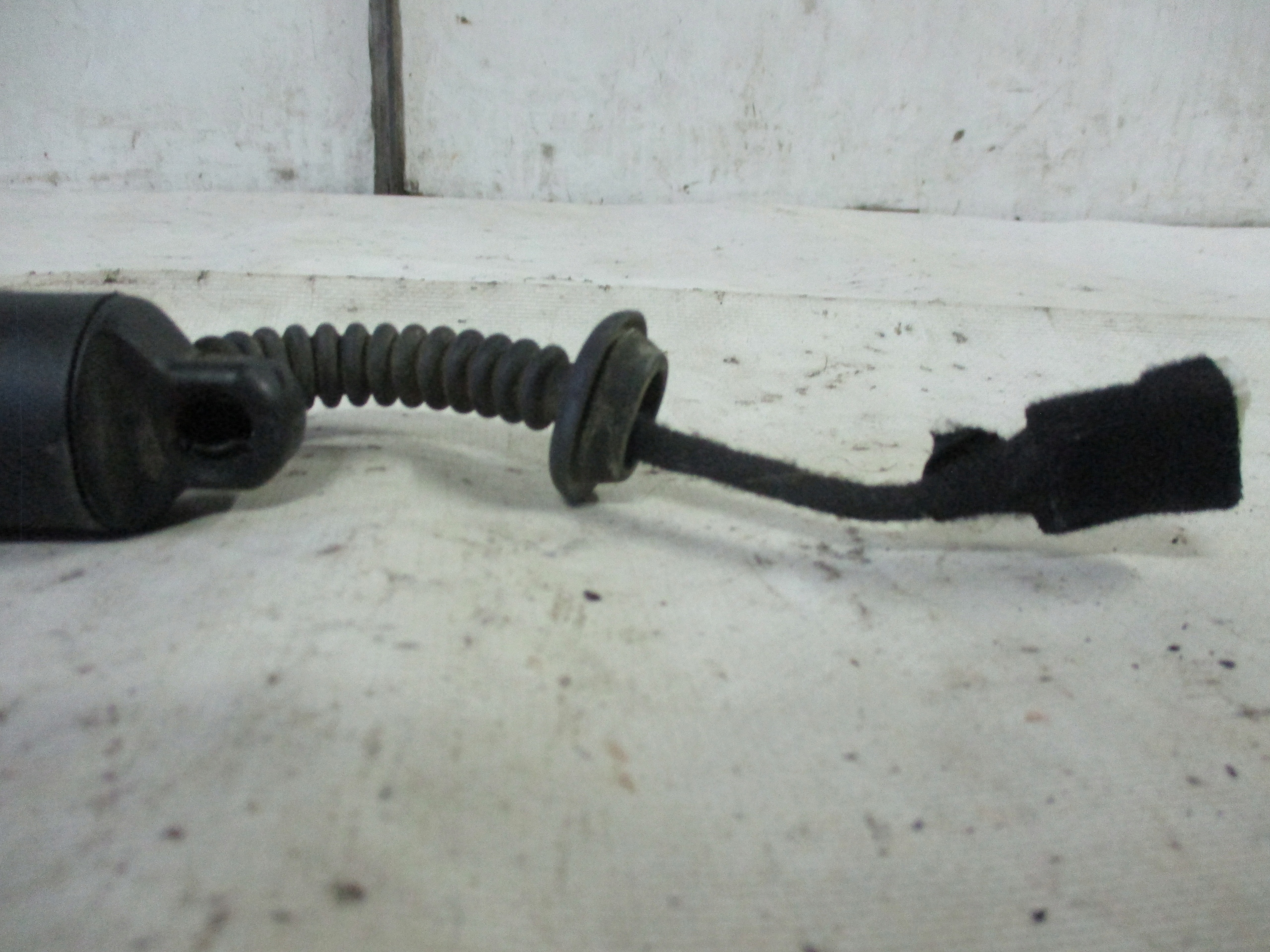 damper bonnet electrical BMW 2 F46 left 7365979