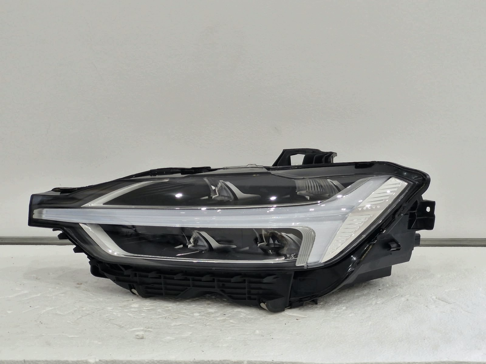 light left Volvo XC60 II FULL LED