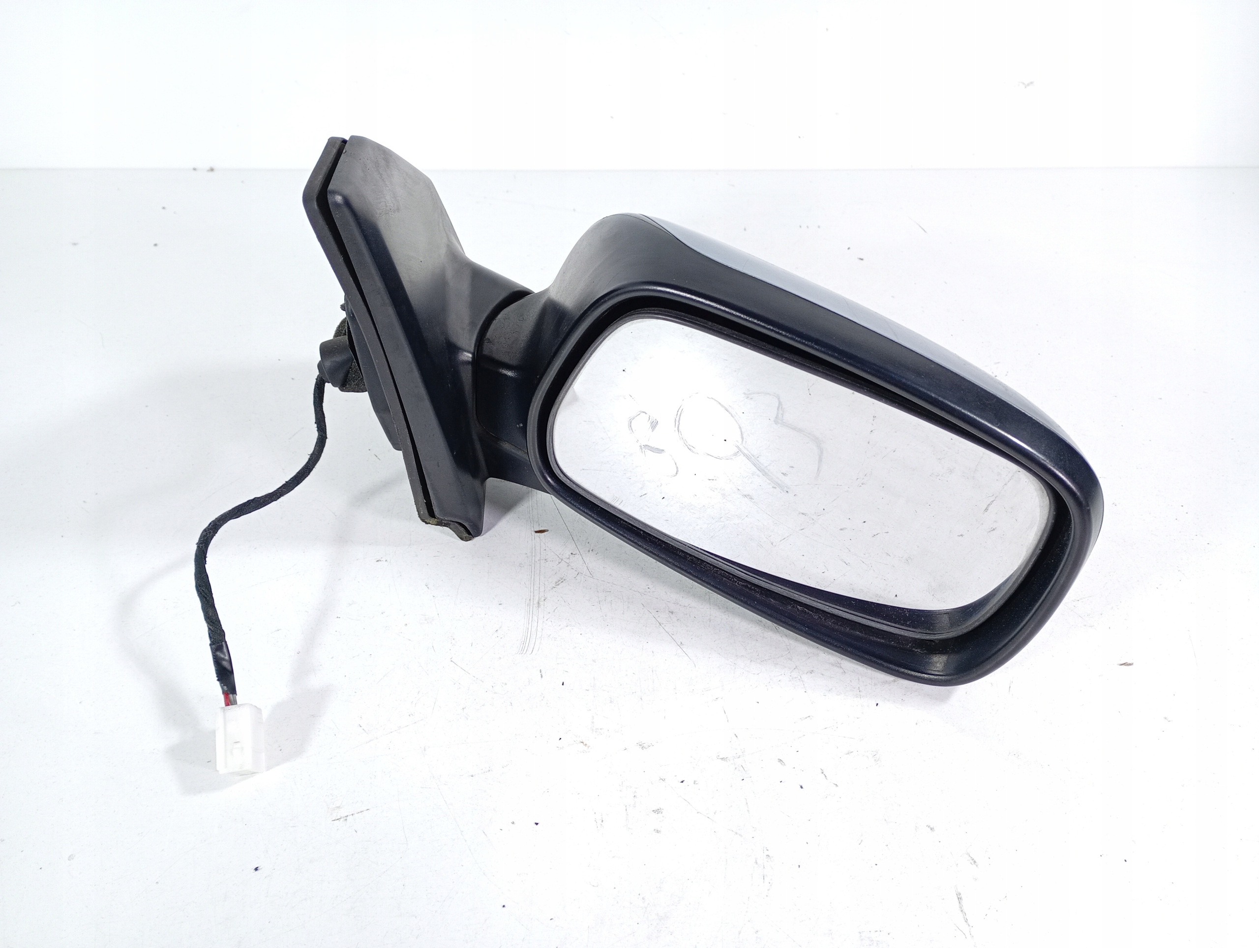 TOYOTA Corolla E12 9 01-07 mirror right electrics 4 PIN kod lakieru 8Q3