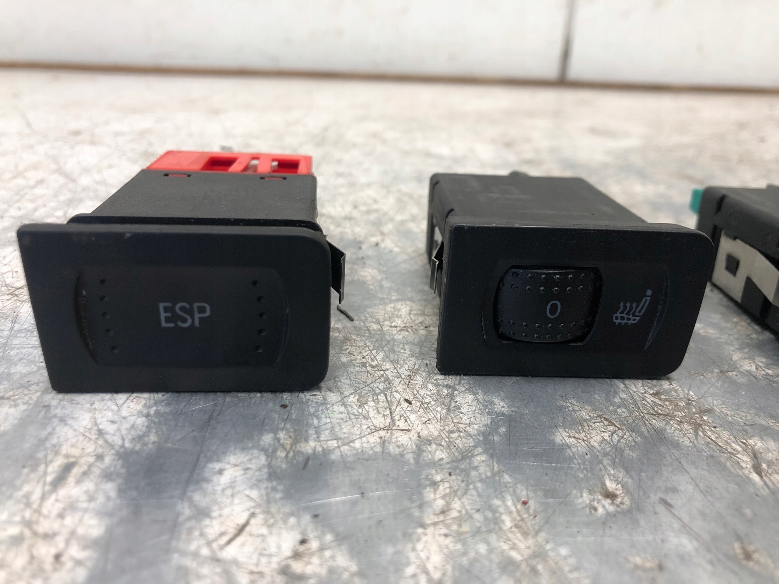 PRZYCISKI Commandes VW GOLF IV