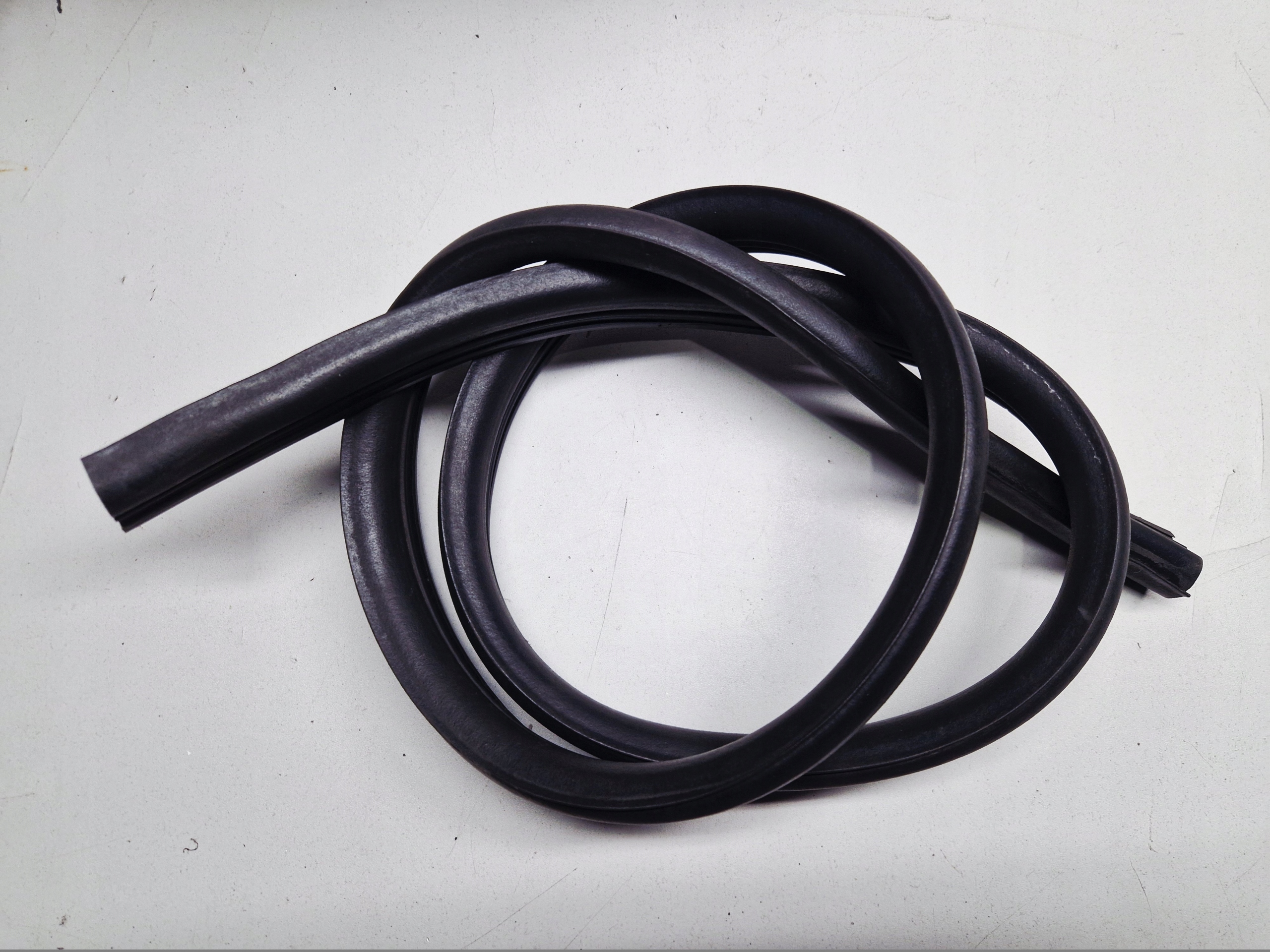 FORD C-MAX MK1 Joint Sous vitre