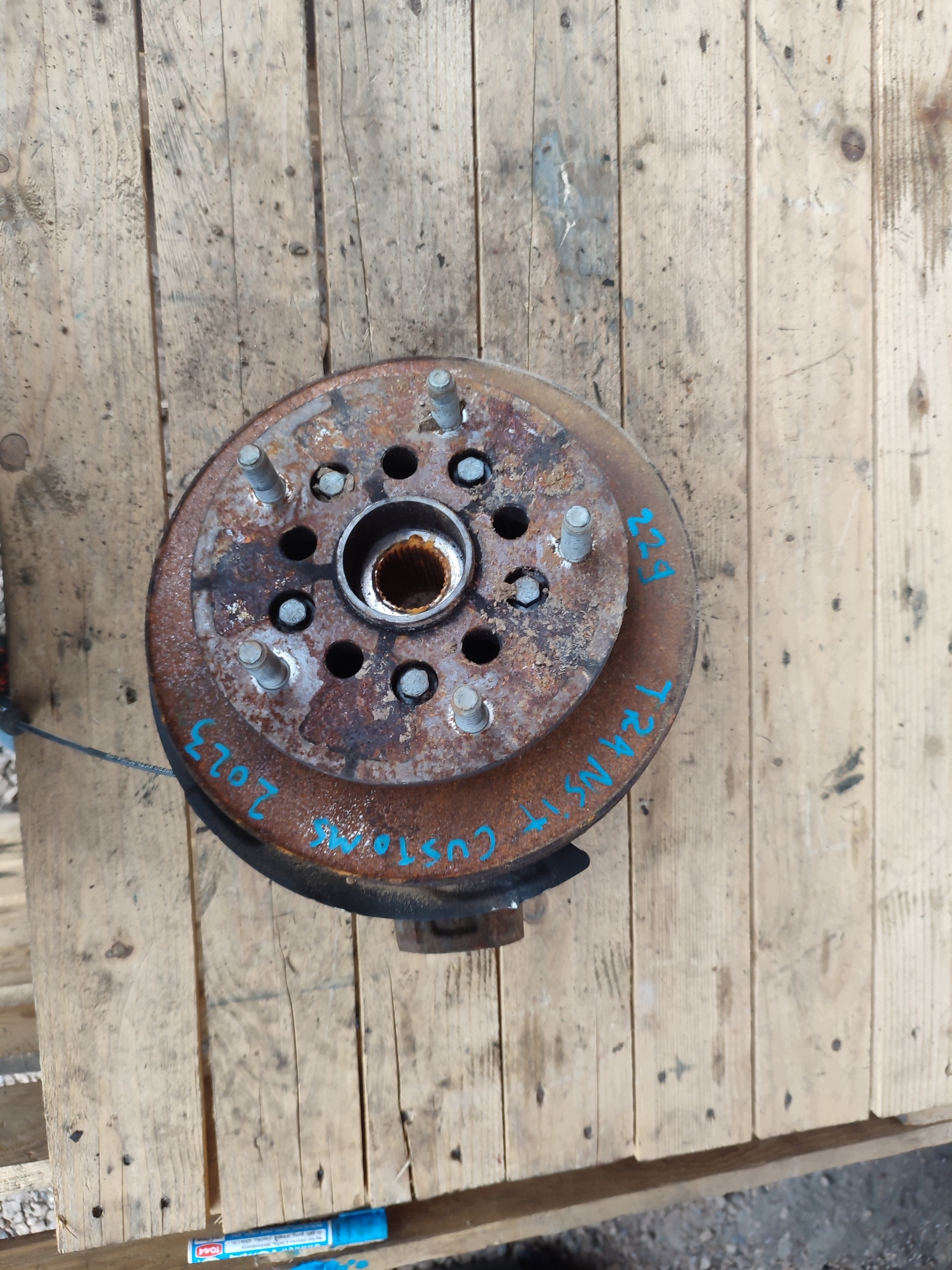 otoč pravá předek čepu pod ABS FORD TRANSIT VI MK6