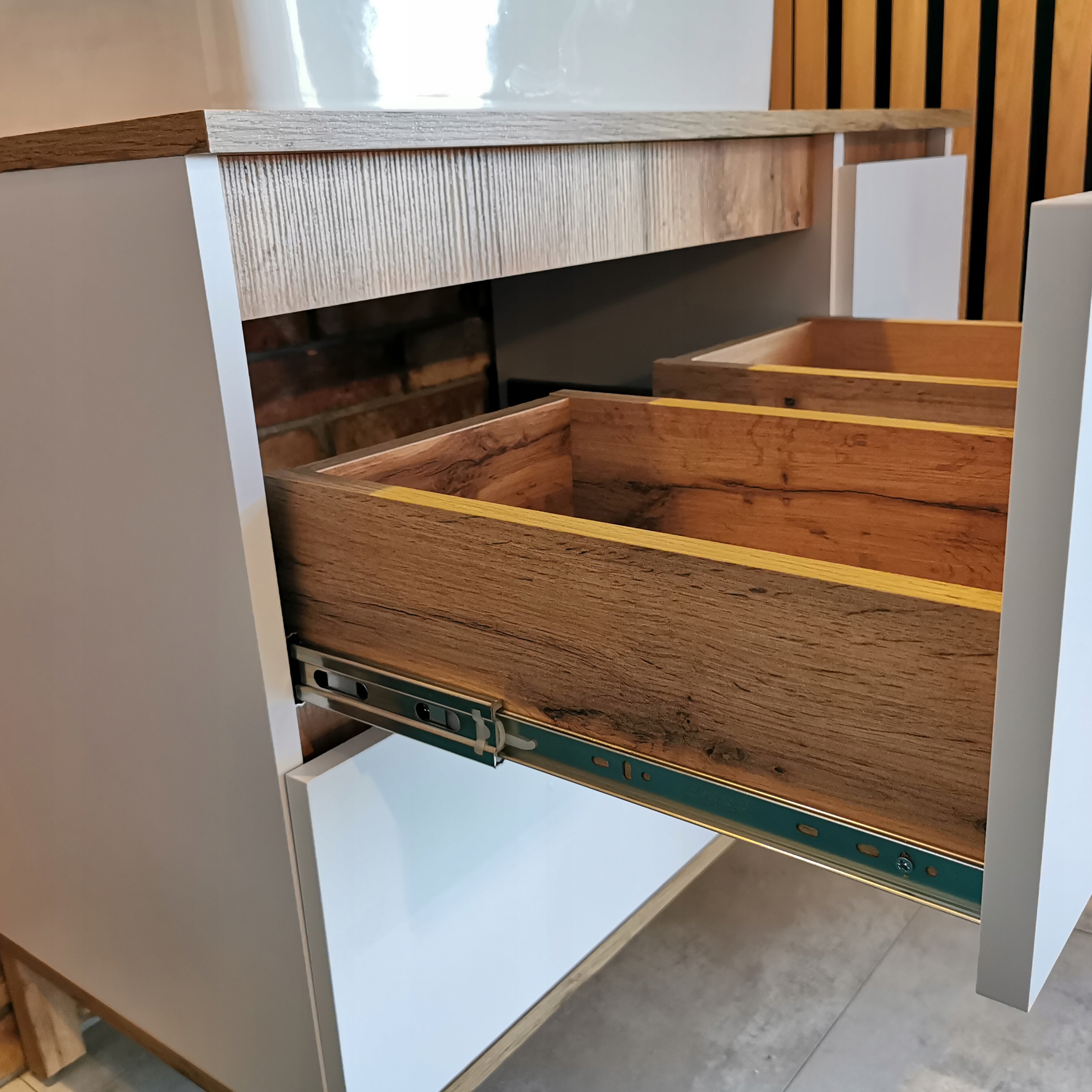 Szafka pod umywalkę _2_SZUFLADY+KOSZ_bez składania_ Pod_Wymiar_ POD KOLOR_ Wysokość mebla 77 cm