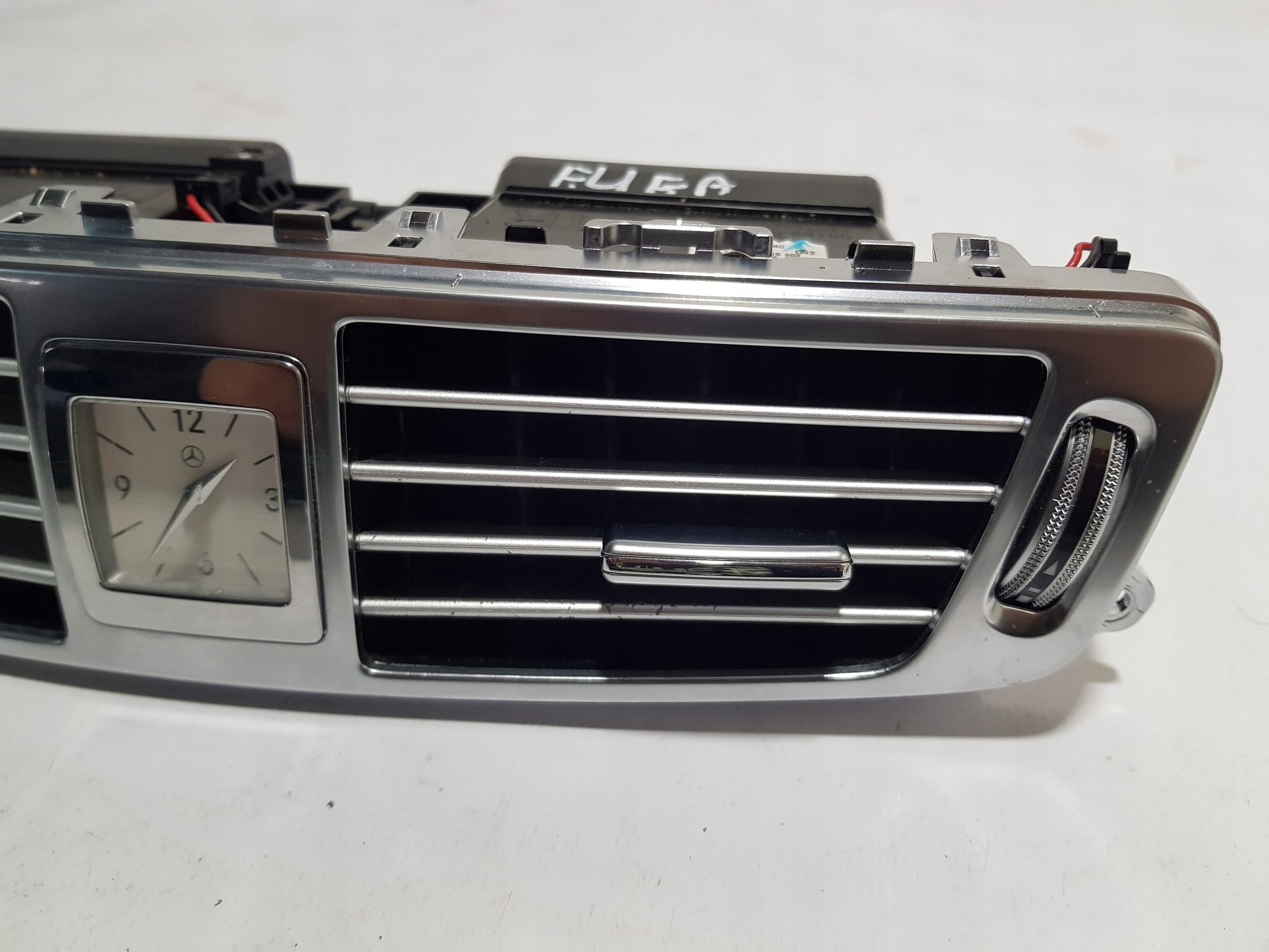 central grid KRATKI air conditioning devices MERCEDES CLS W218 clock