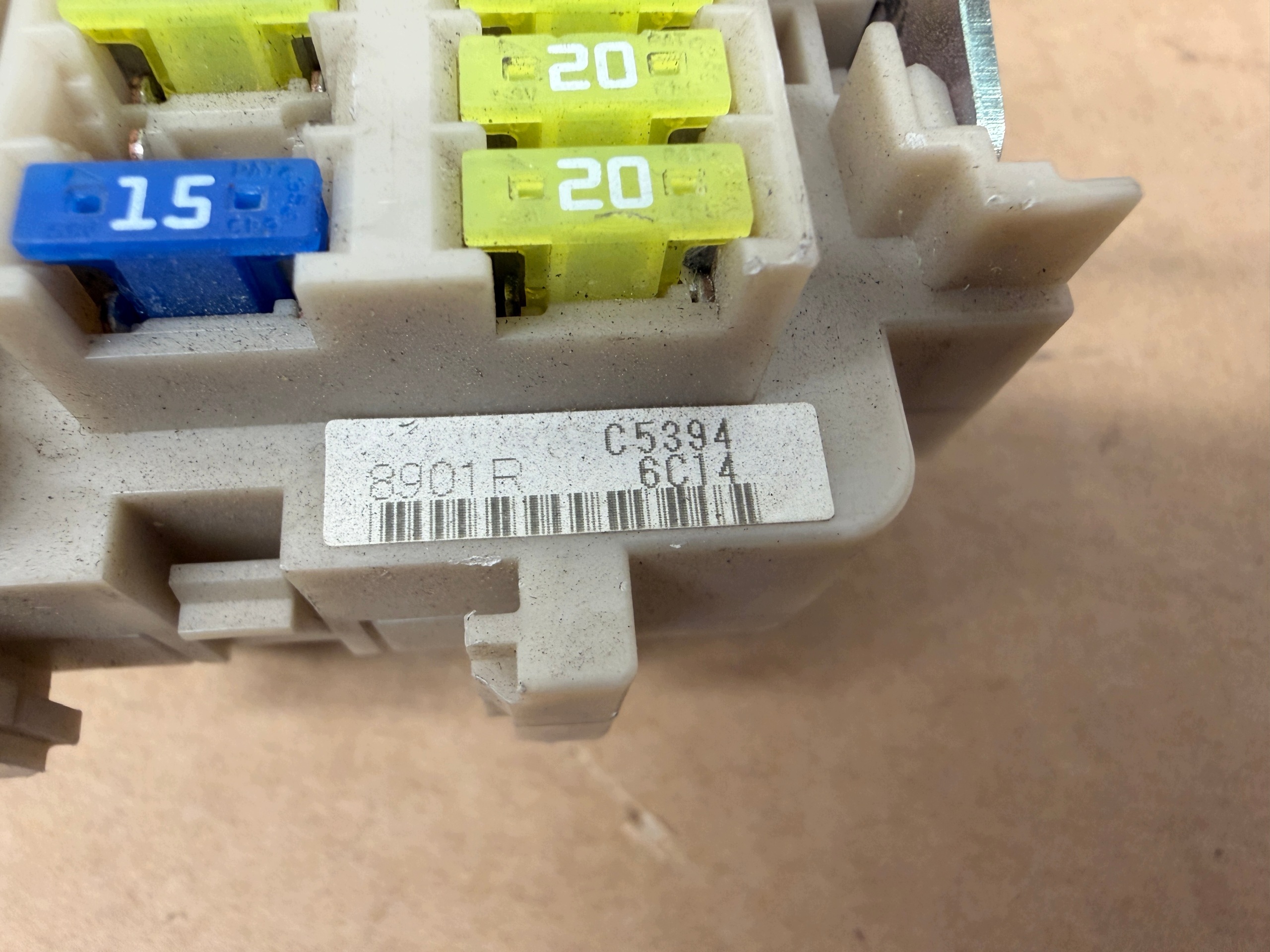 Renault dose der sicherungen 8901R C5394 6C14