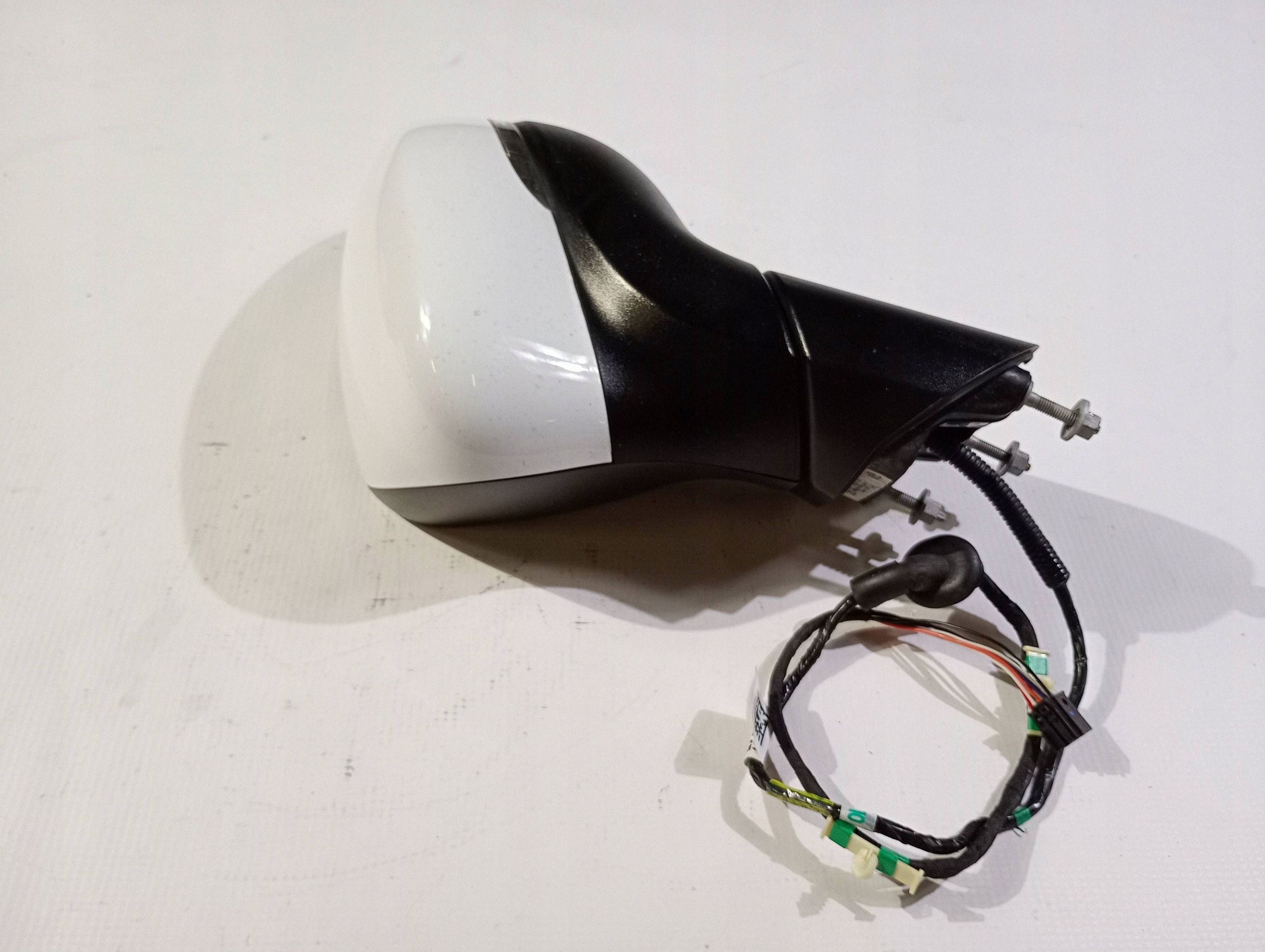 electrics mirror left 8 pin blind spot Chrysler Pacifica 2021