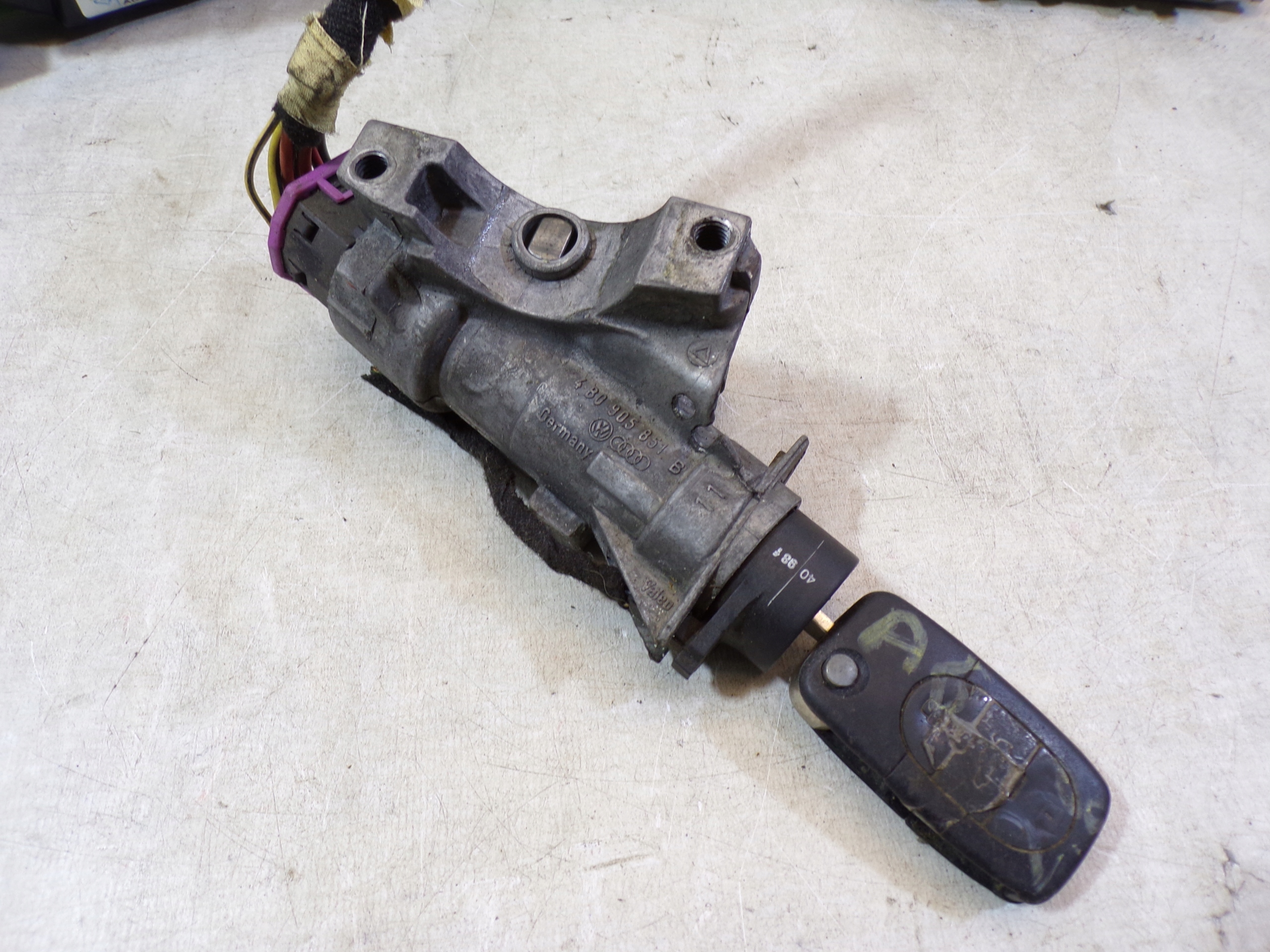 Montaggio STARTOWY AUDI A6 C5 2.4b 4D0907551R