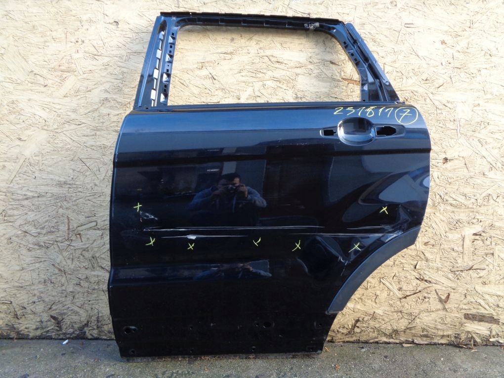 RANGE ROVER EVOQUE 11- door left rear.