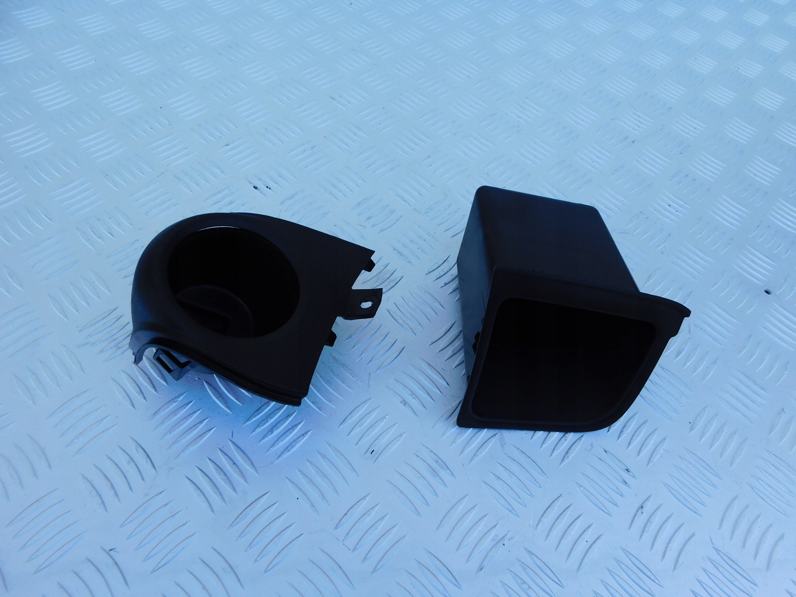 IVECO DAILY VI uchwyt na kubek kieszeń deski rozdzielczej komplet