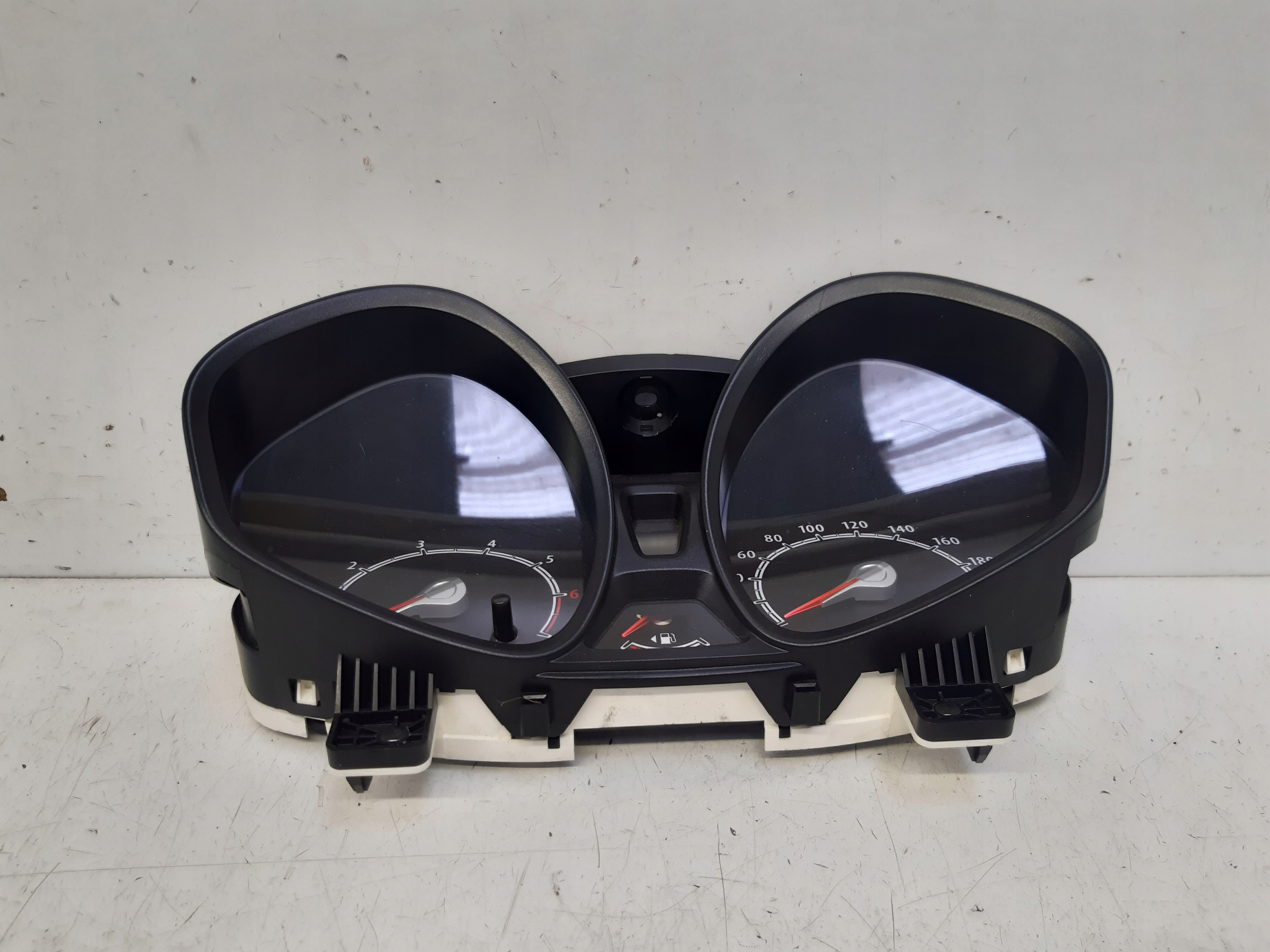 dials 8A6T10849AD Ford Fiesta MK7