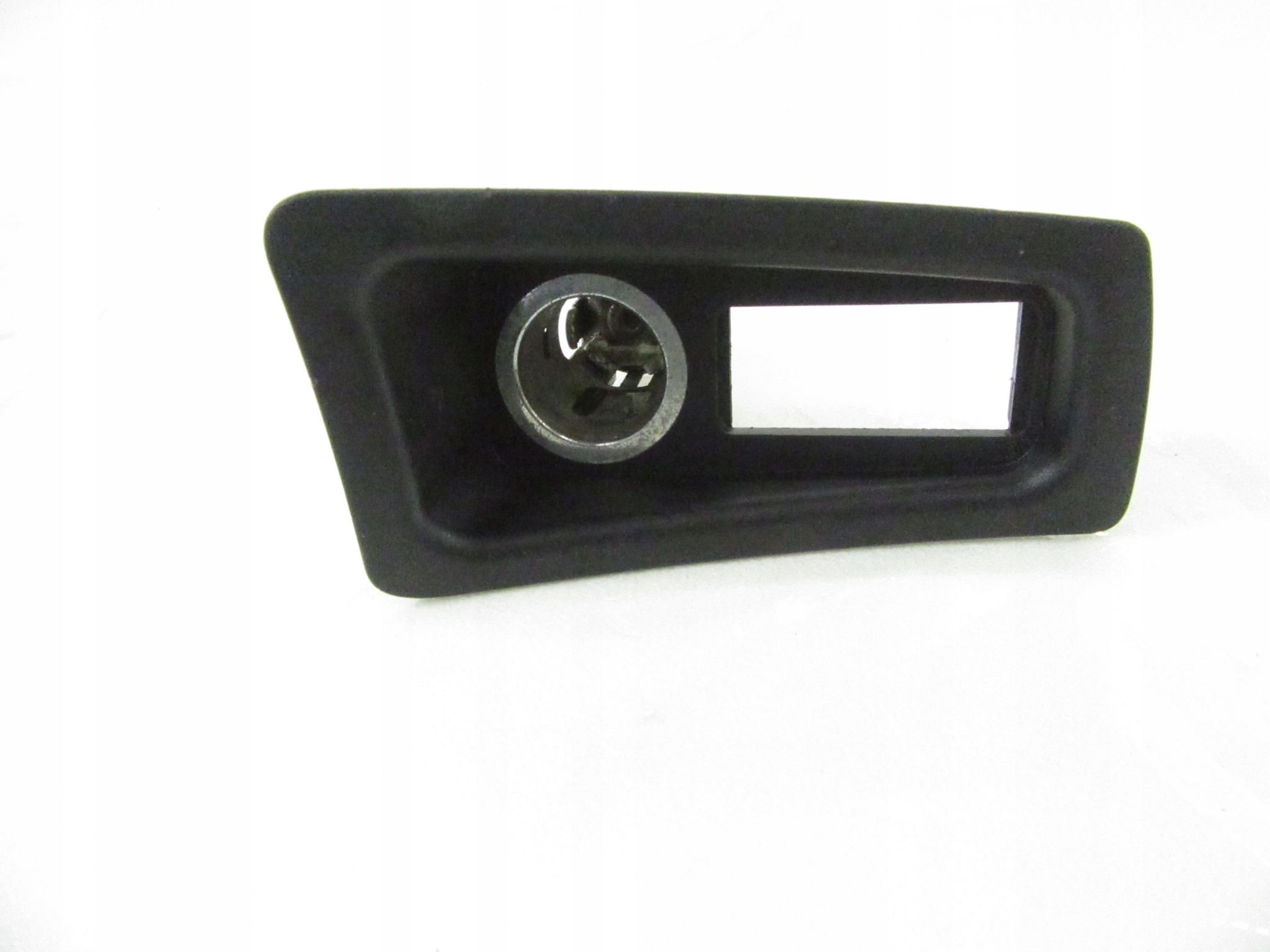 Blende Abdeckung Adapter, Stecker zapalniczki AUX-IN BMW e81 e87