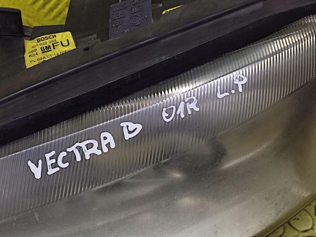 OPEL VECTRA B REFLEKTOR light left front 1307022293