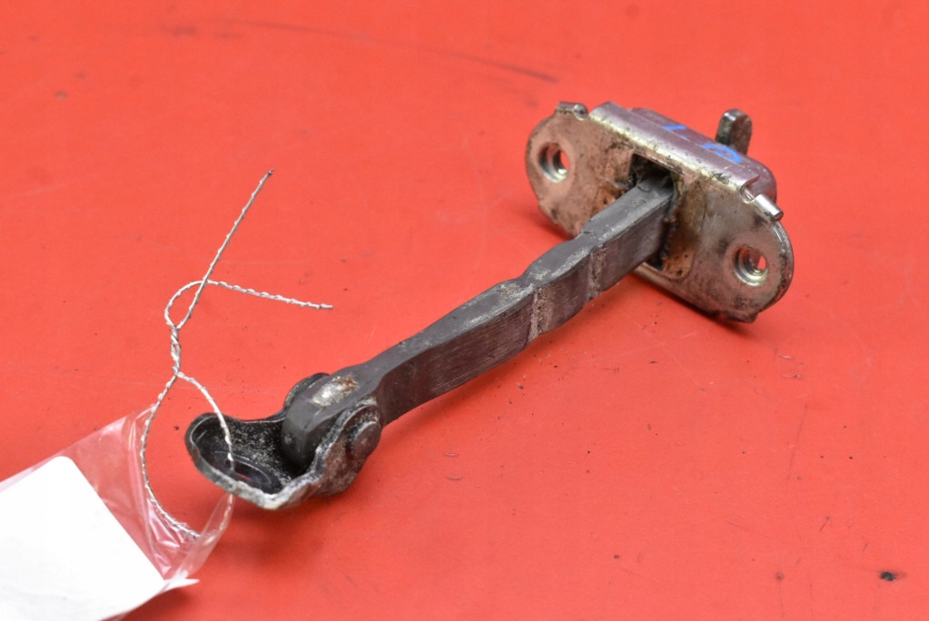 limiter door left front ES70 TOYOTA AURIS 2 II E18 15-18
