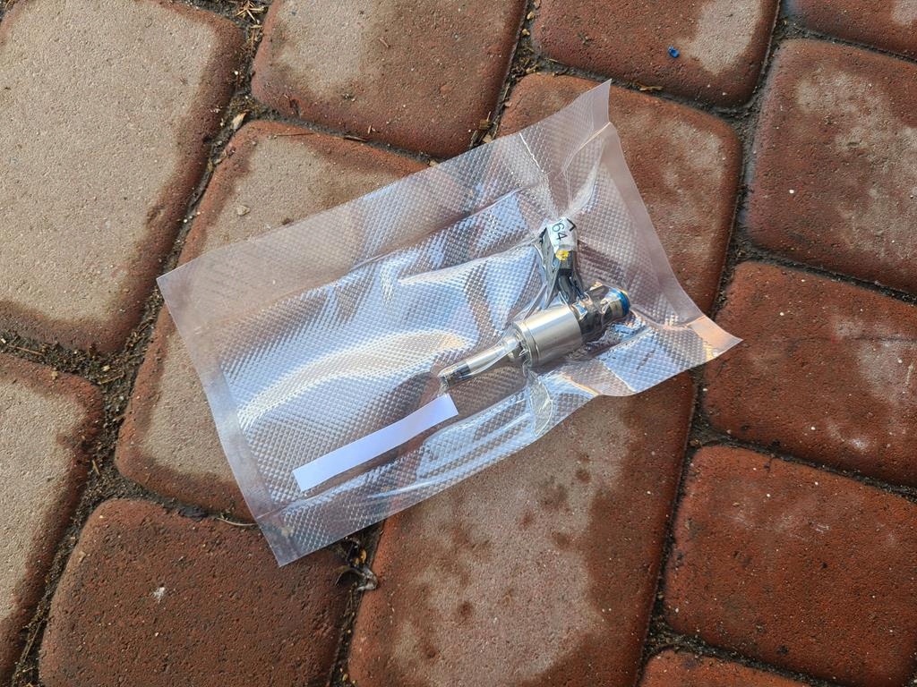 nozzle injector Opel Astra K V 12664120