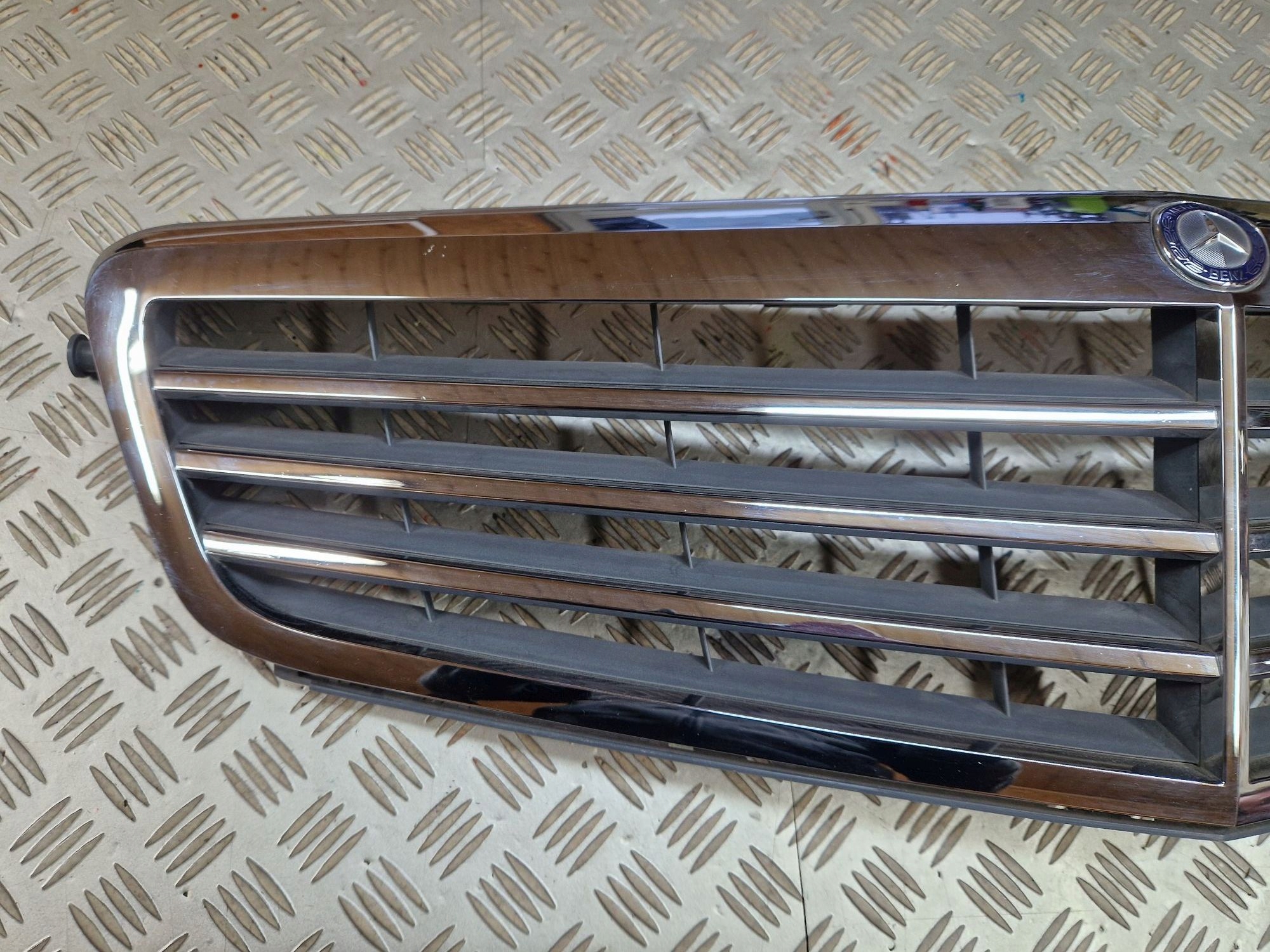 Grille MERCEDES C-KLASA W204 2007R->