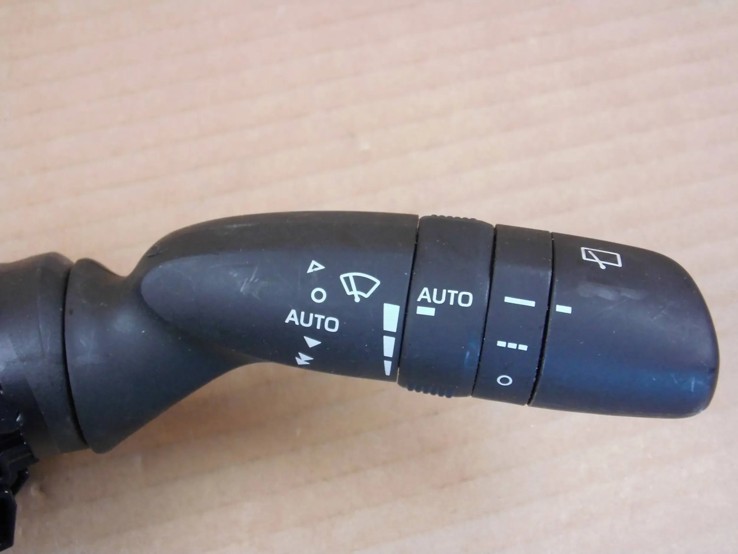 Toyota RAV4 V DEVIO LUCI DEVIO Interruttore comando luci tergicristalli 33400 17J781