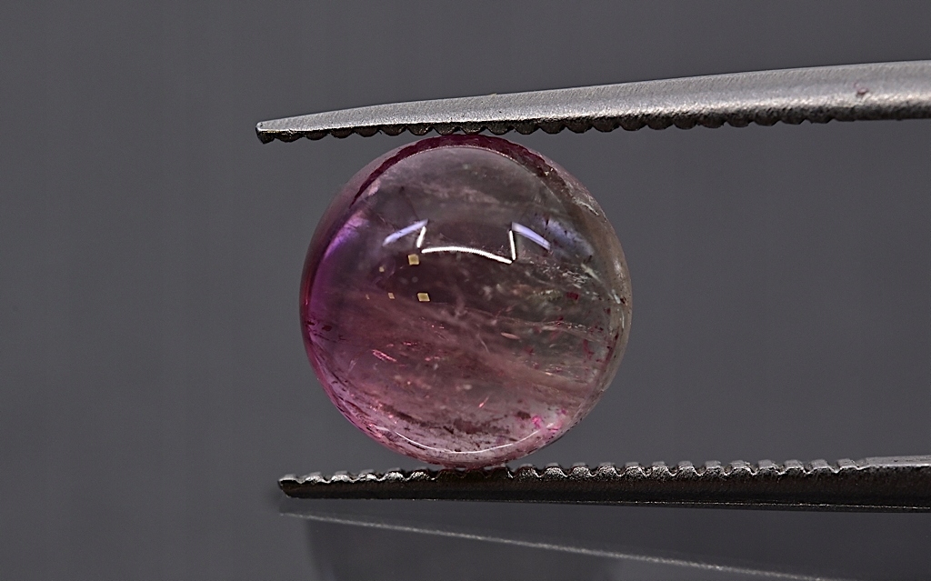 Turmalín kulatý kabošon fi 8 mm