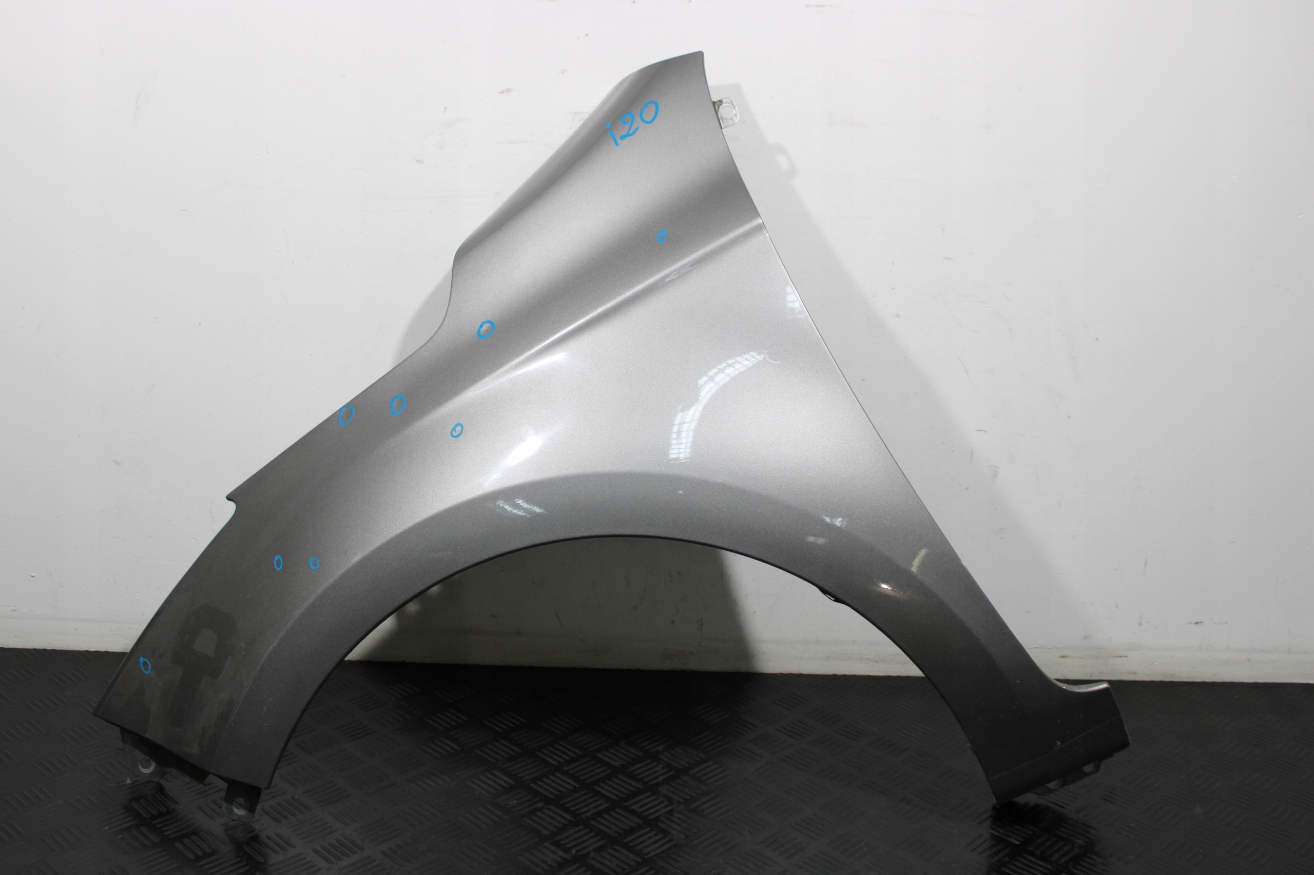 fender left front front HYUNDAI I20 and 1 LIFT