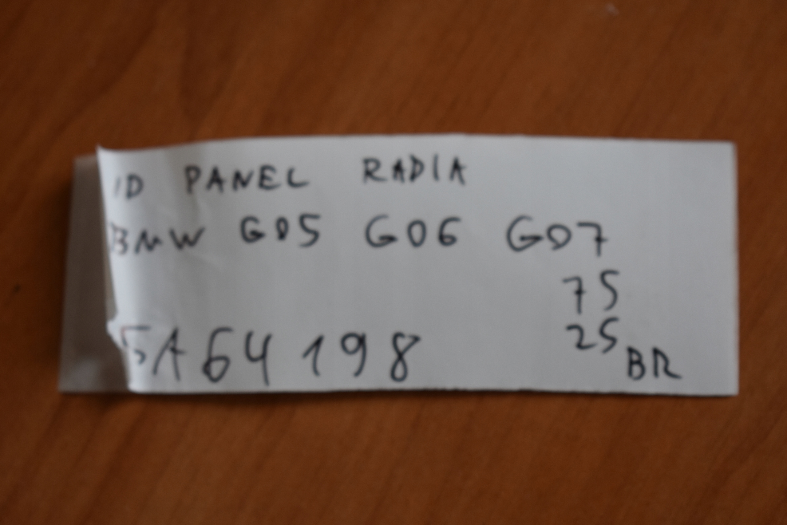 IDEALNY PANEL RADIA BMW G05 G06 G07 1
