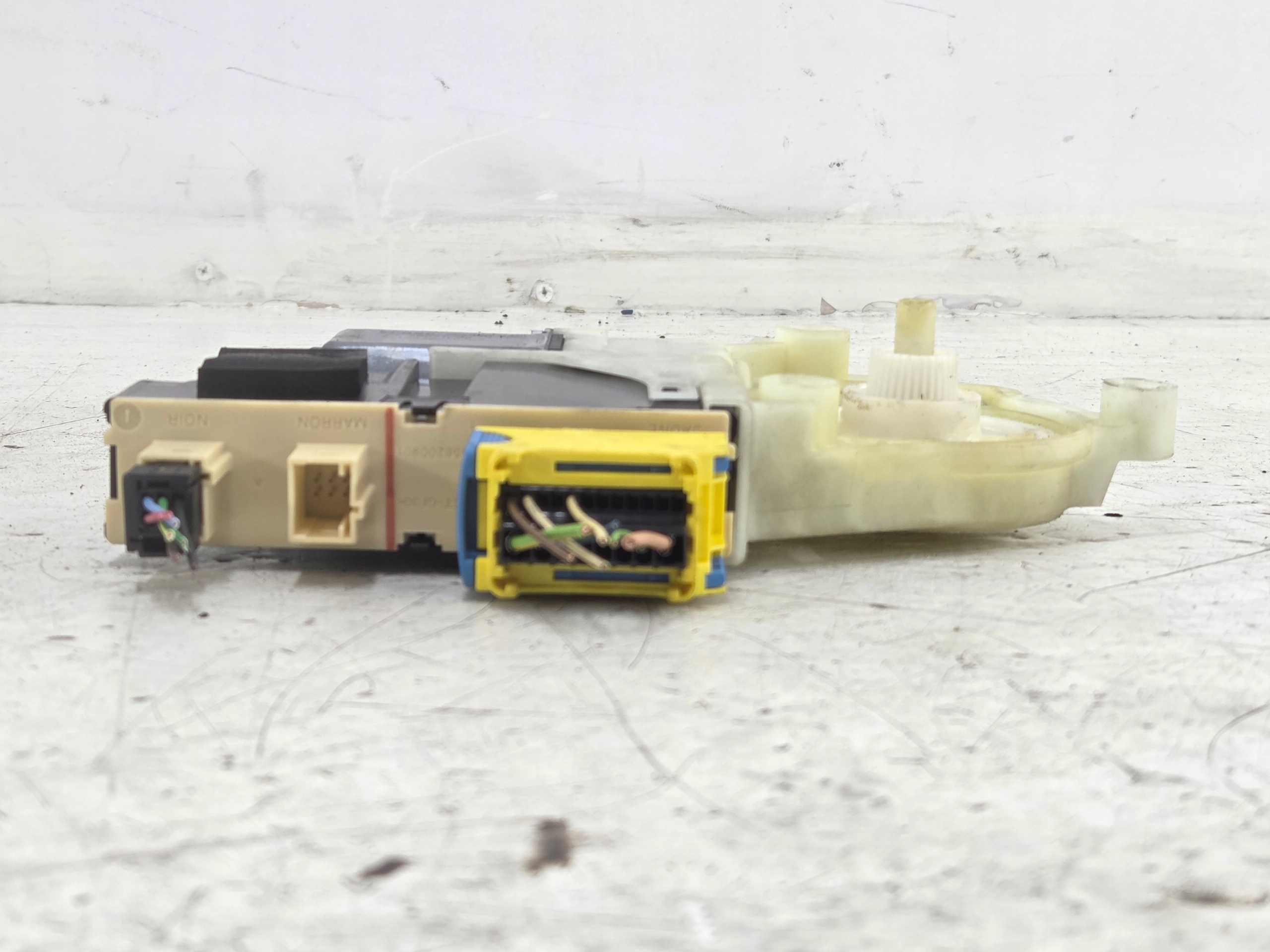CITROEN C4 and mini motor windows right front 9681577380
