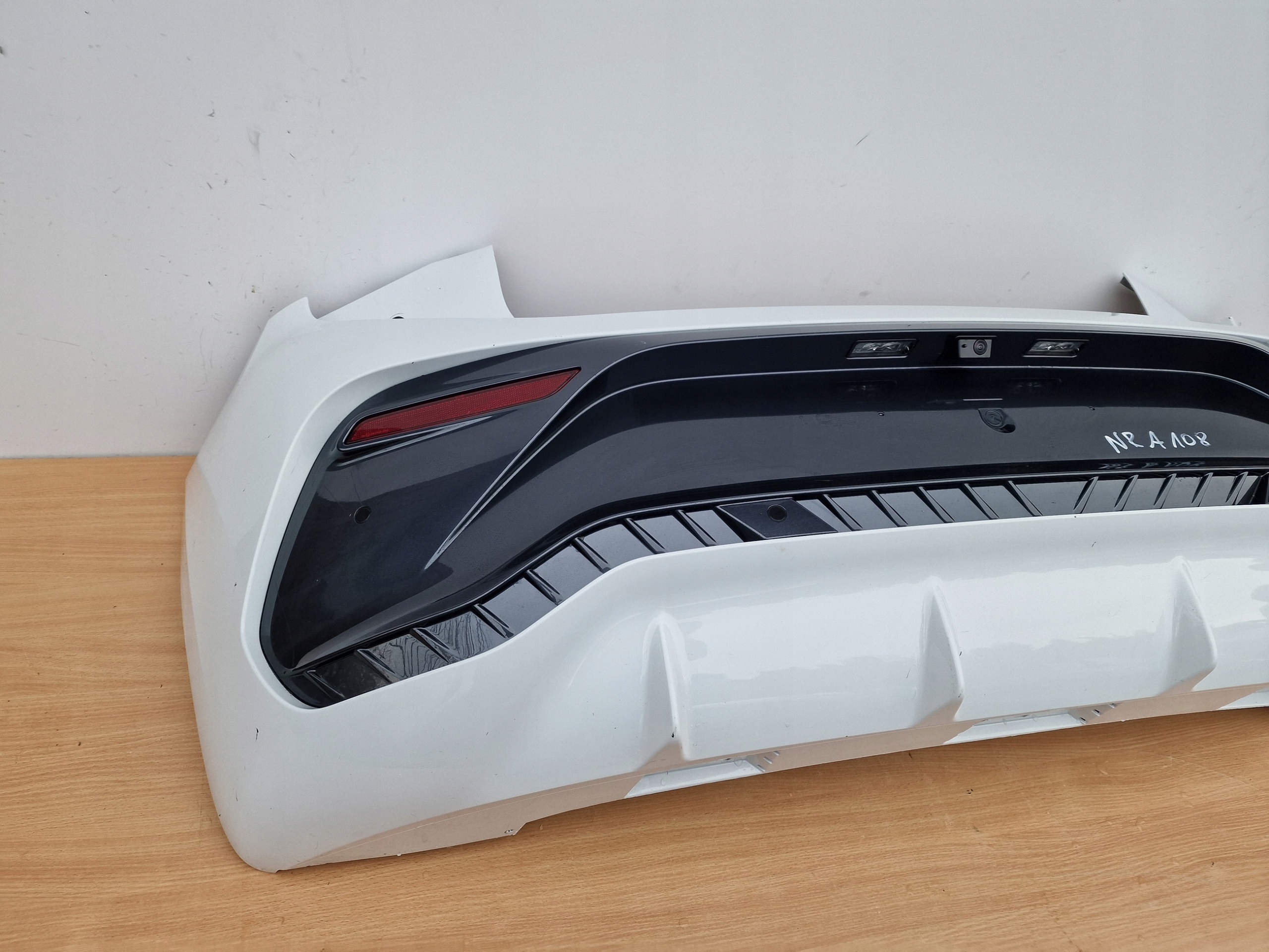 SEAT CUPRA BORN STOSSSTANGE HECK KAMERA SENSOREN BIALY