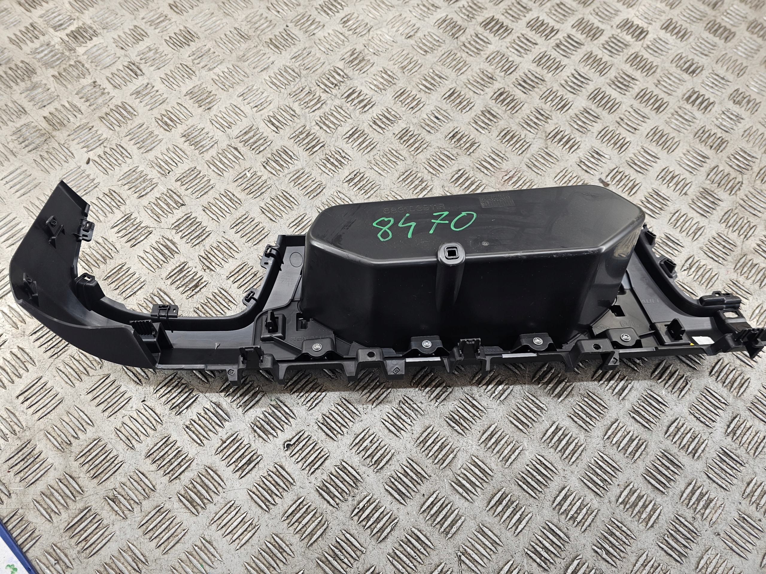 TRAFIC VIVARO TALNETO III B passenger compartment cover 683103911R