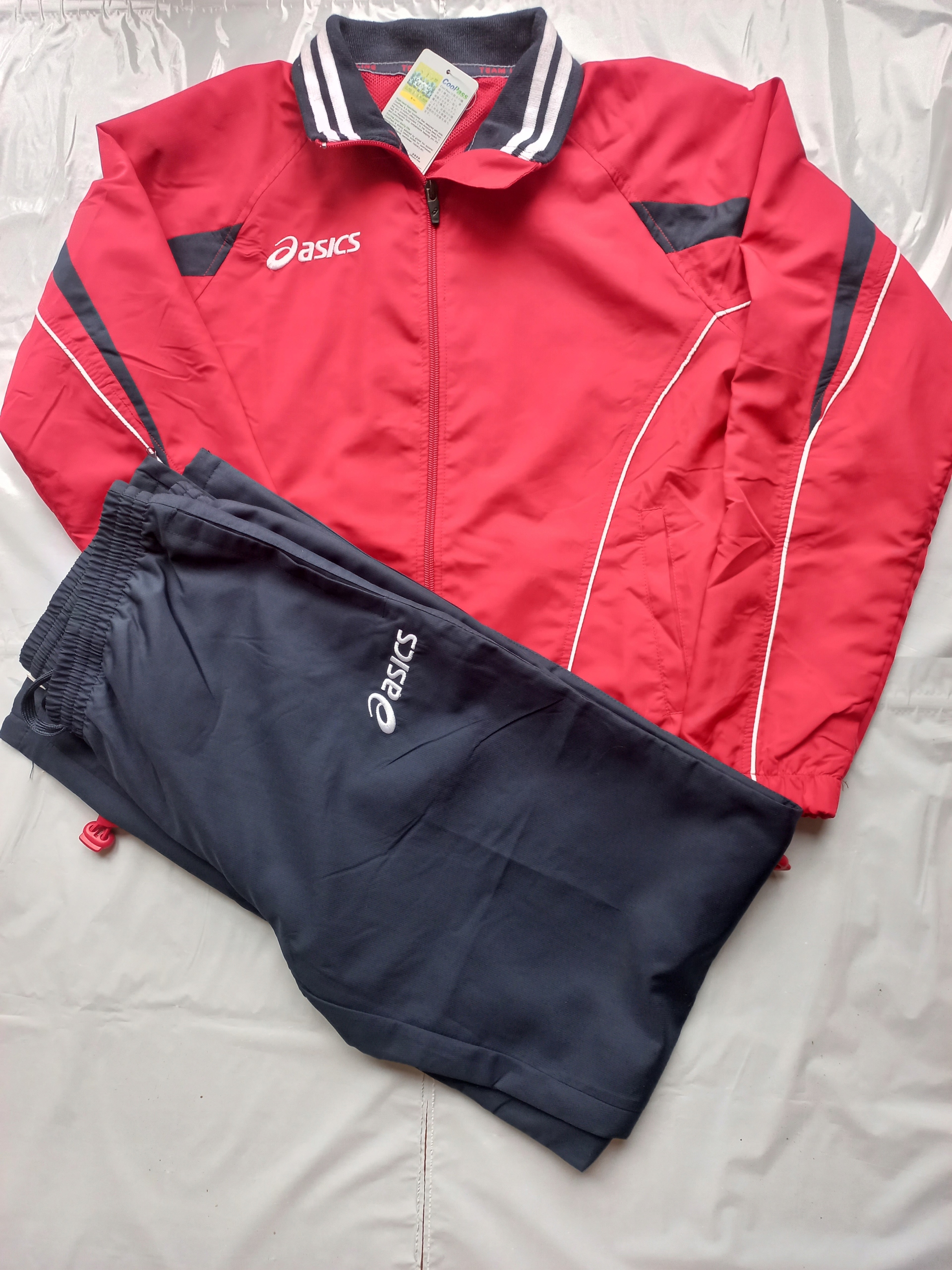 DRES ASICS TUTA VENERE OLSZTYN SUPER : z 349 zł. na 199 zł.
