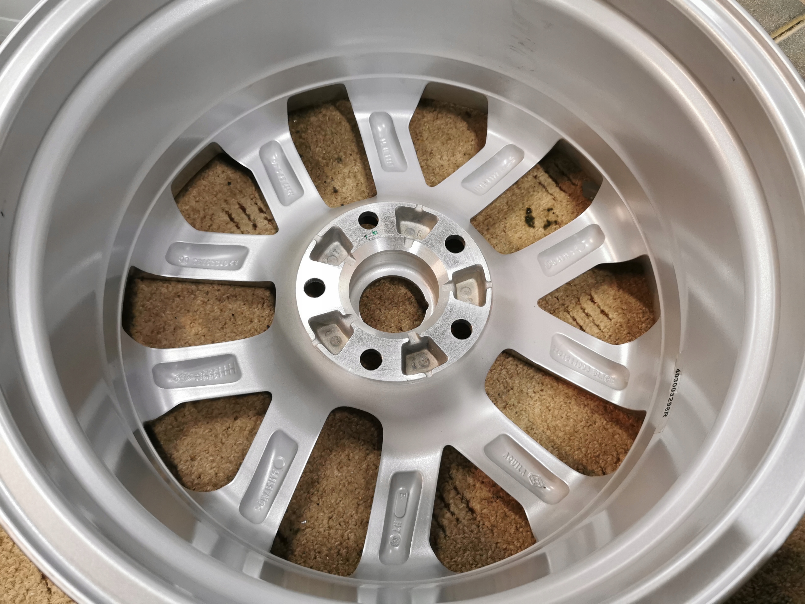 ORYGINALNA FELGA 17 ALUMINIOWA RENAULT KADJAR NOWA Numer katalogowy części 403003298r