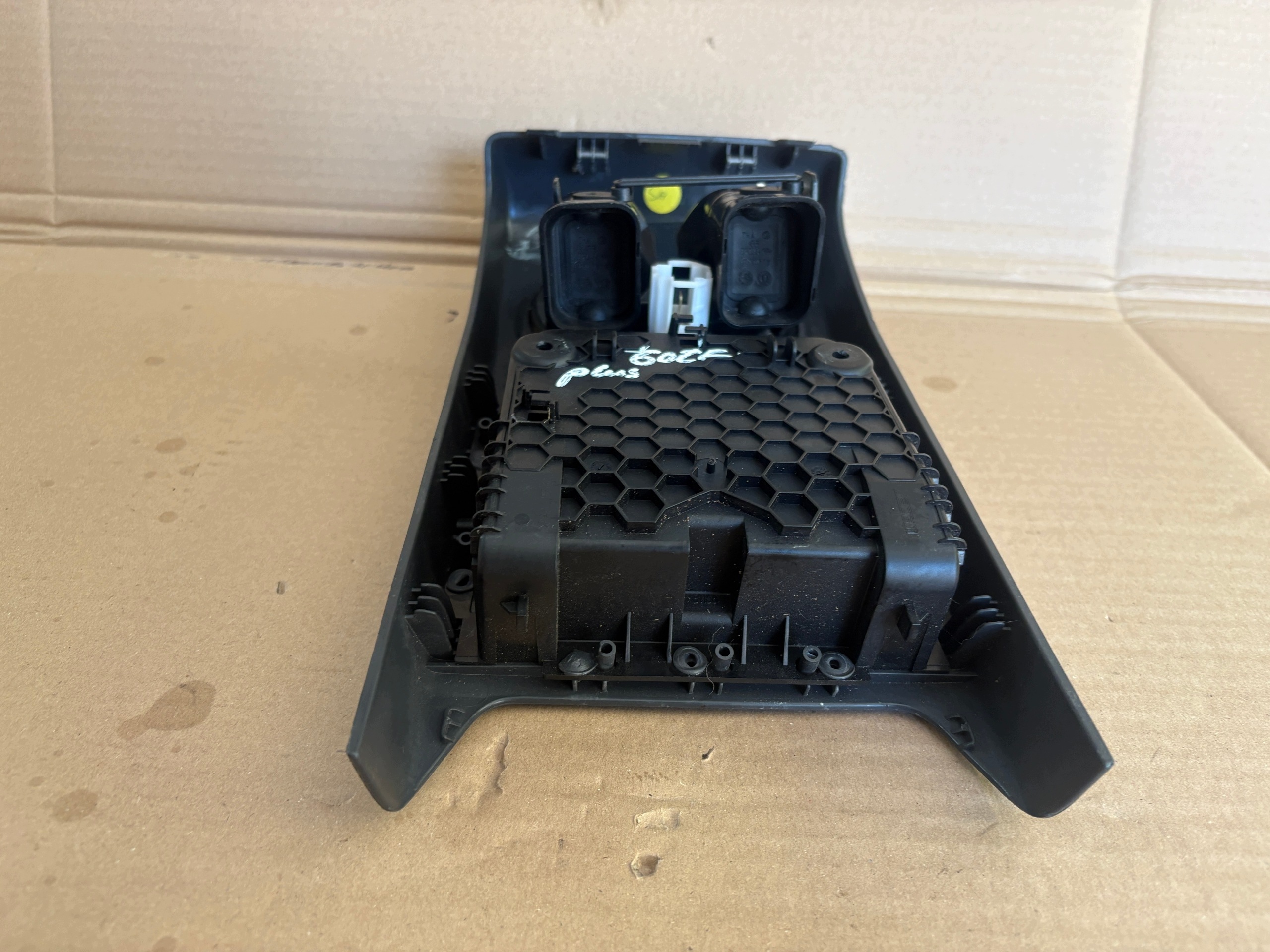 VW GOLF plus bracket for KUBKI KRATKI 5M0863289A