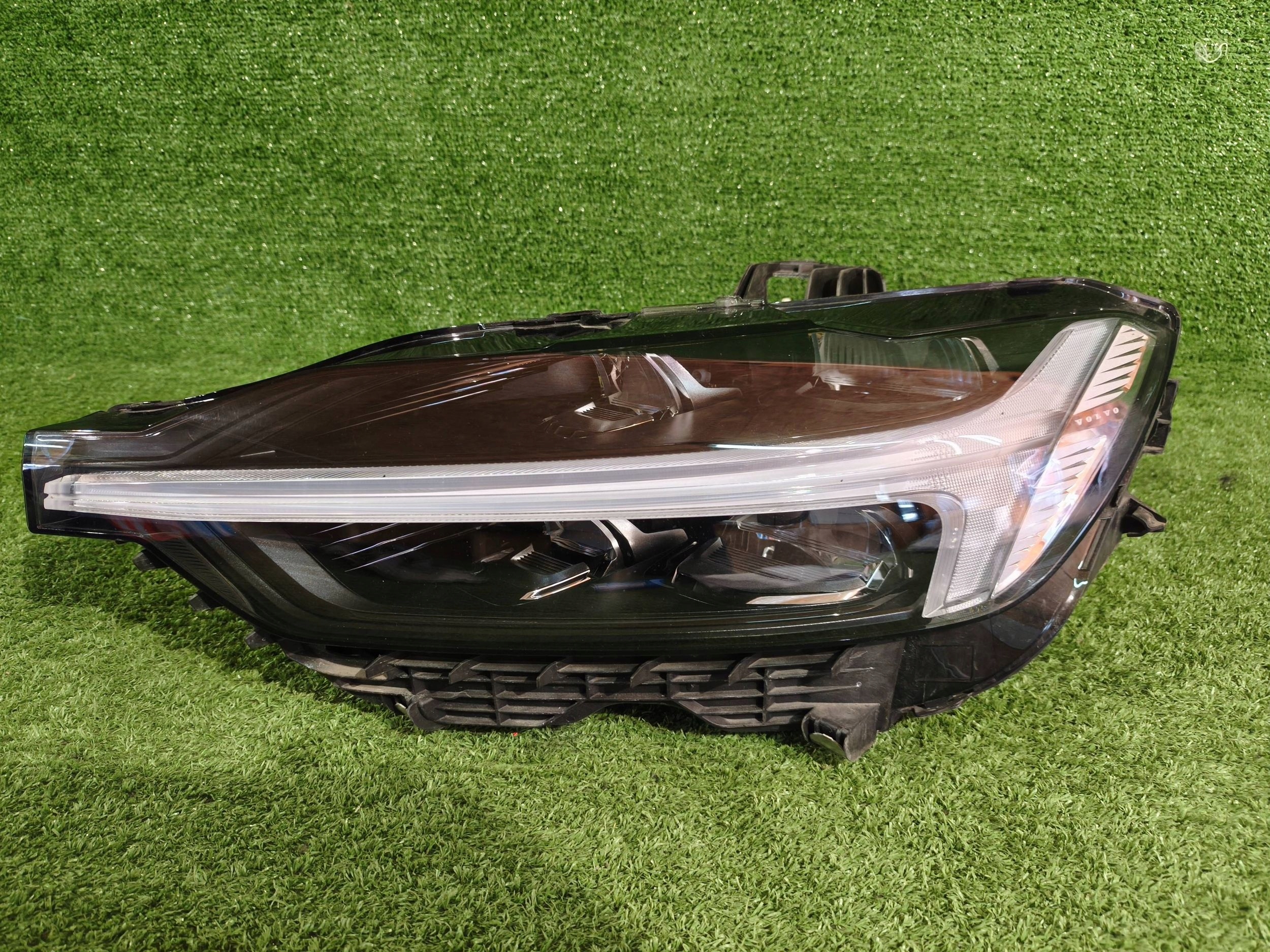 REFLEKTOR left front VOLVO XC60 II LIFT FULL LED NR.1180