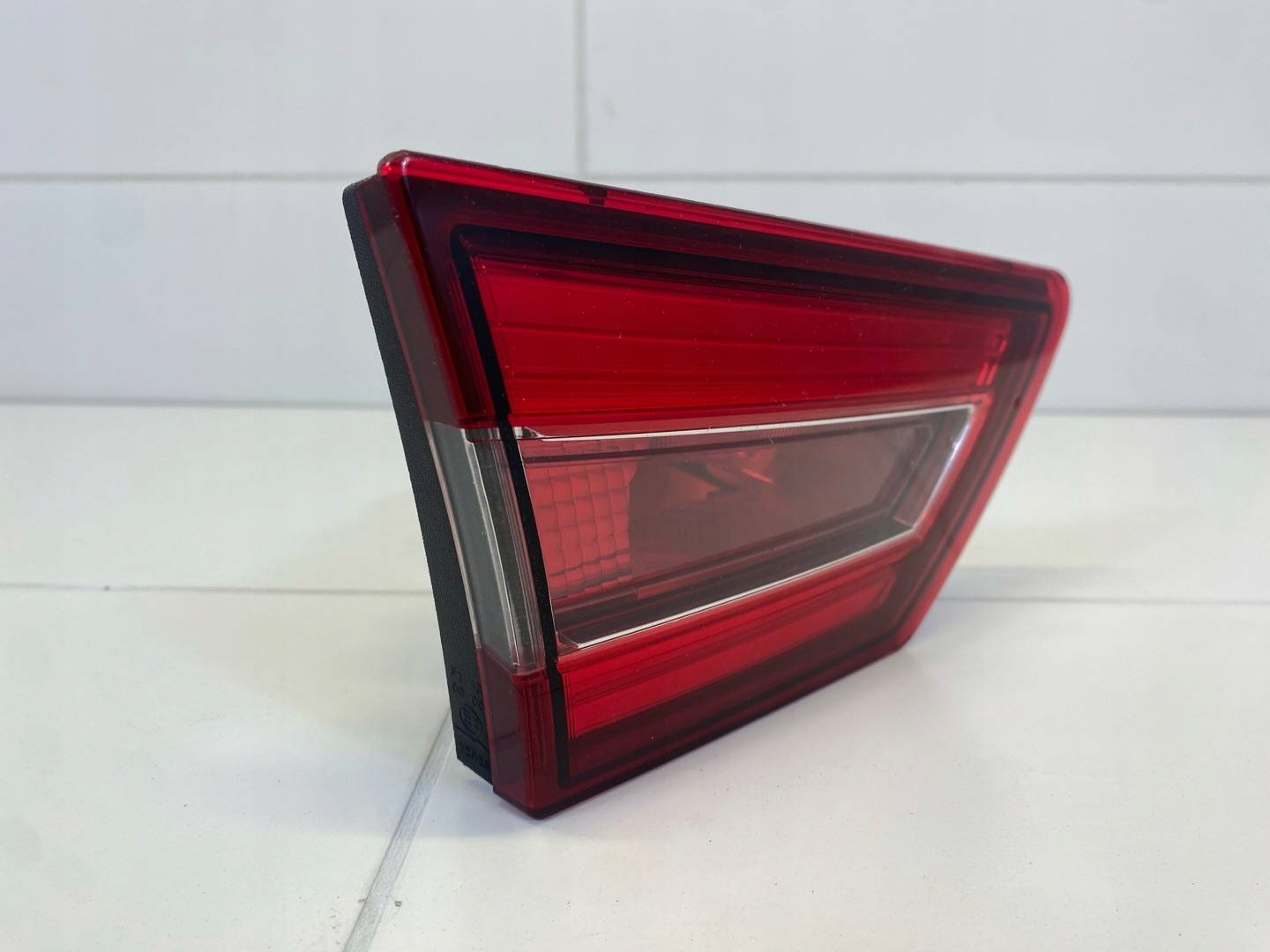 light rear to the bonnet left side Renault Clio 4 2015 265552424R