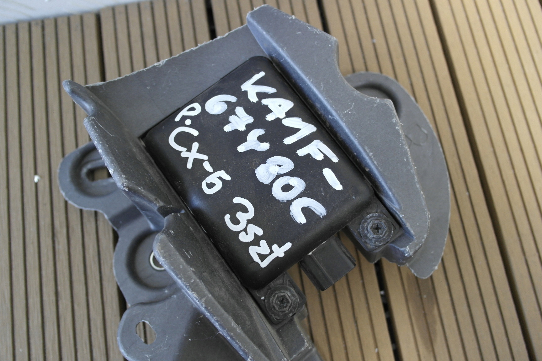 MAZDA CX-5 KD 15-17 MODUŁ MARTWEGO POLA RADAR PRAWY KA1F-67Y80C Typ samochodu 4x4/SUV Samochody osobowe