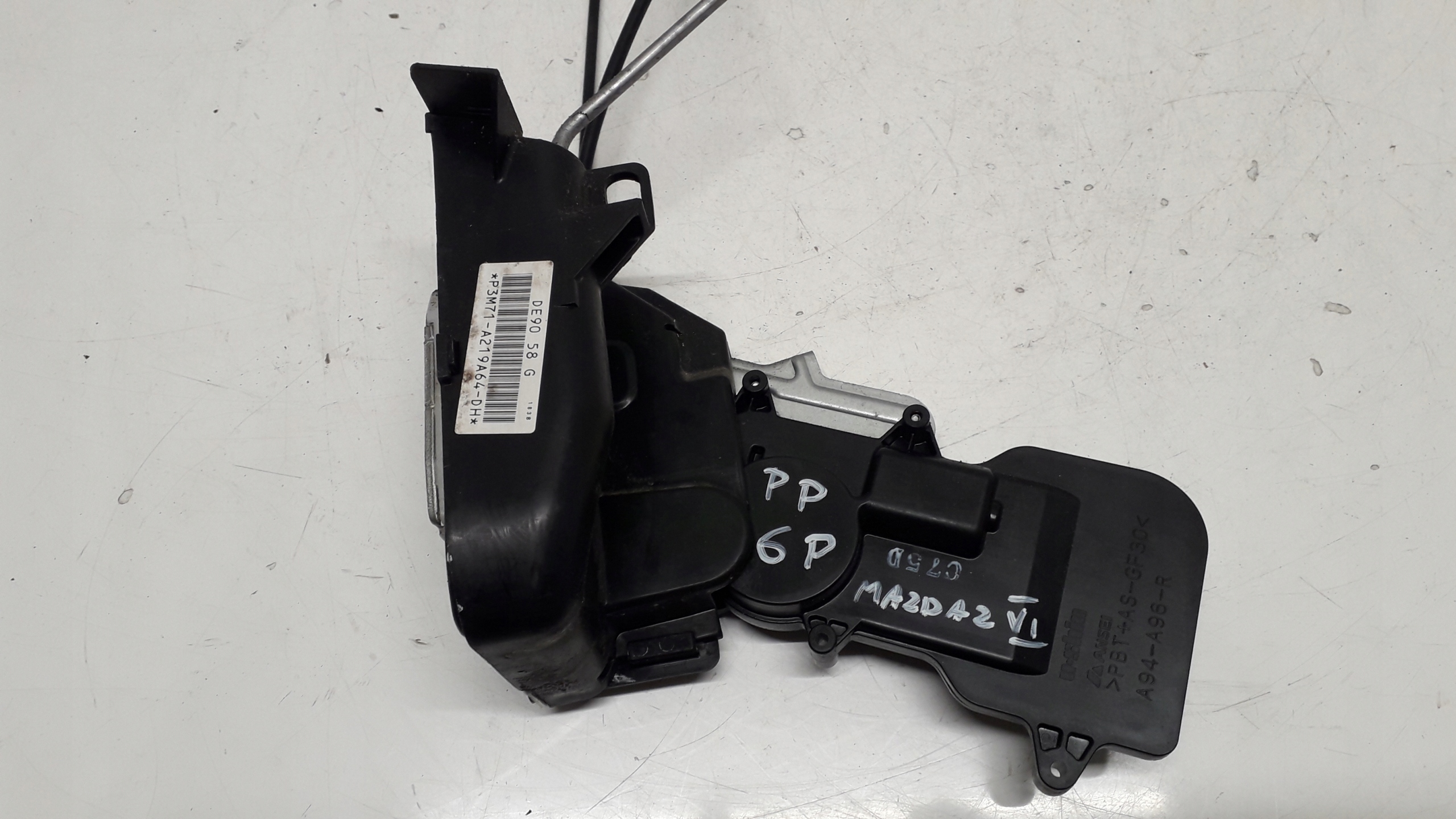 MAZDA 2 II 02-07 ZAMEK PRAWY PRZÓD PRZEDNI