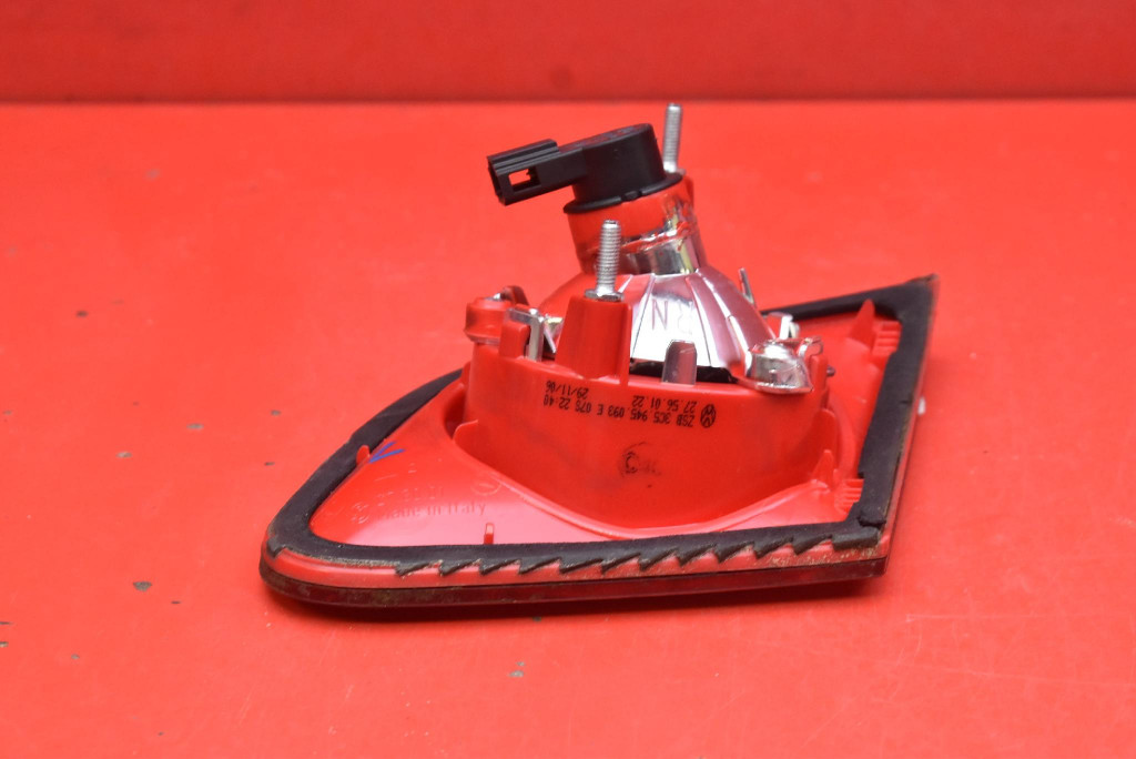 light left rear part rear 3C5945093E VW PASSAT B6 sedan 05-10