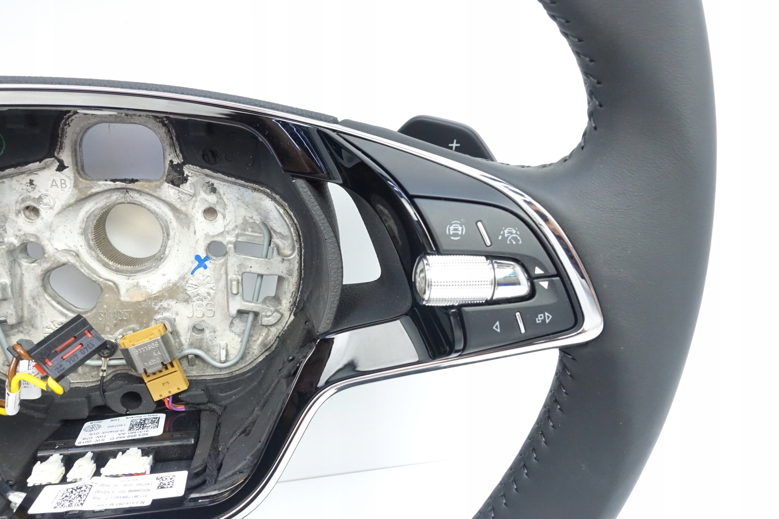 steering wheel, SKODA OCTAVIA IV with shifting 5E3