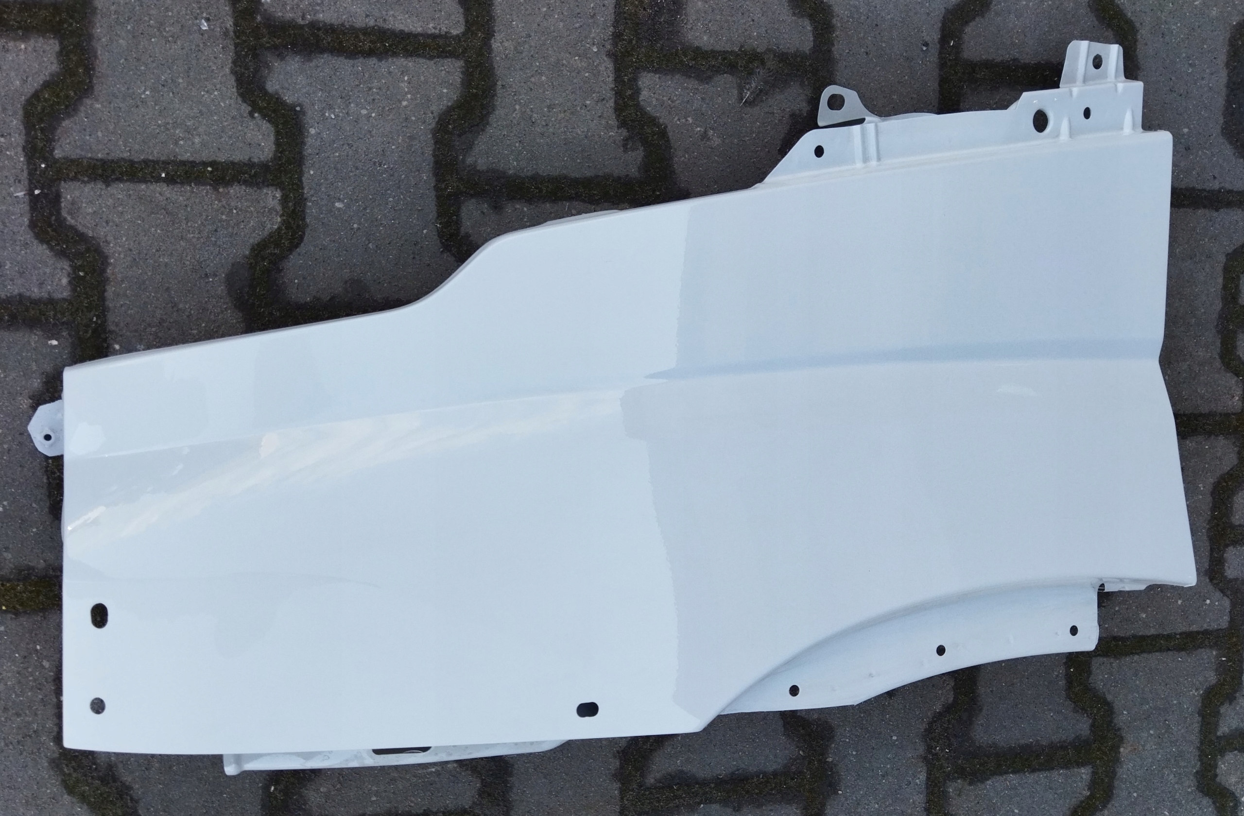 IVECO DAILY 14 - BŁOTNIK LEWY PRZÓD - NOWY