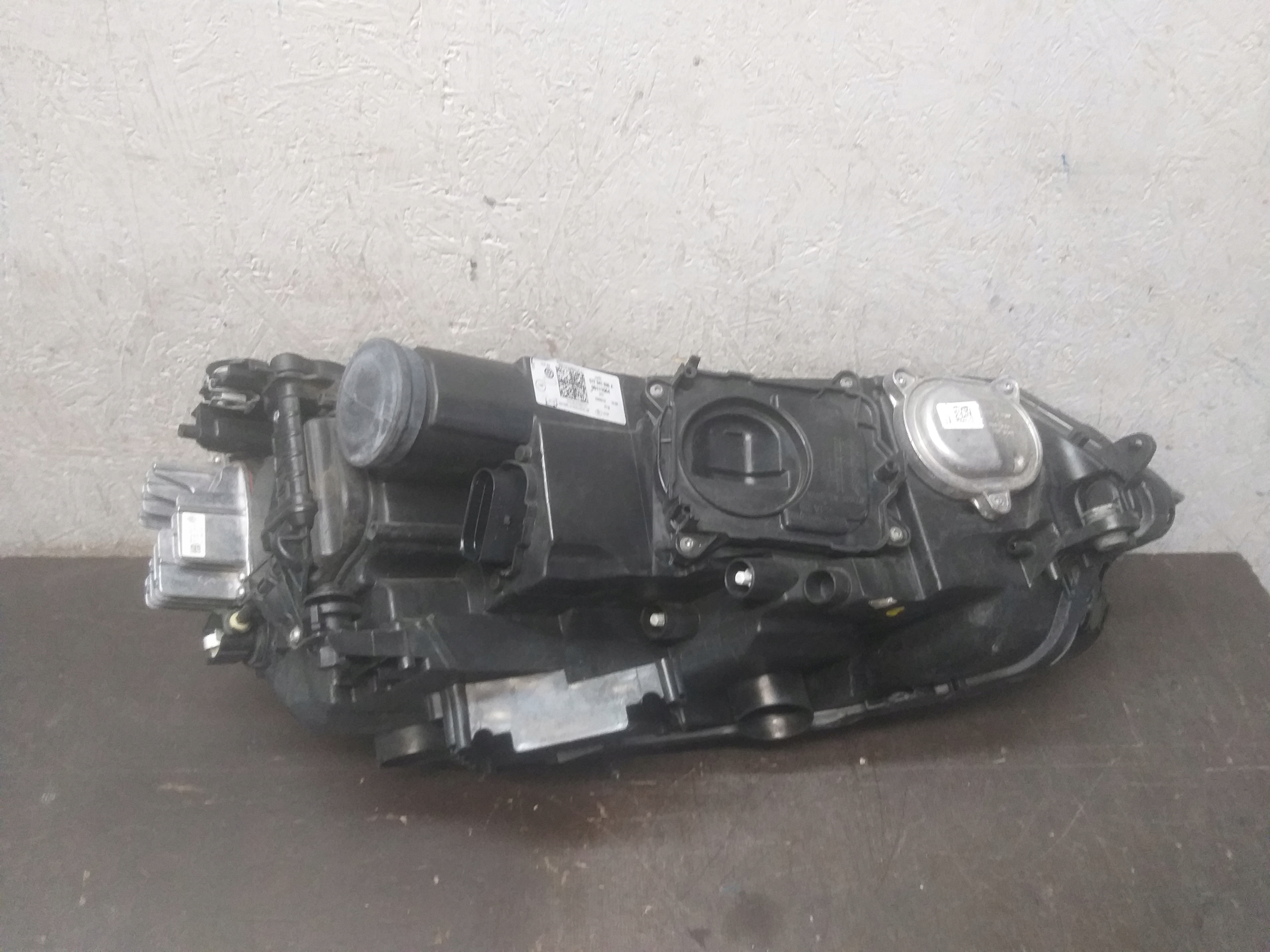 light front left VW SPORTSVAN FULL LED LIFT 517941035A