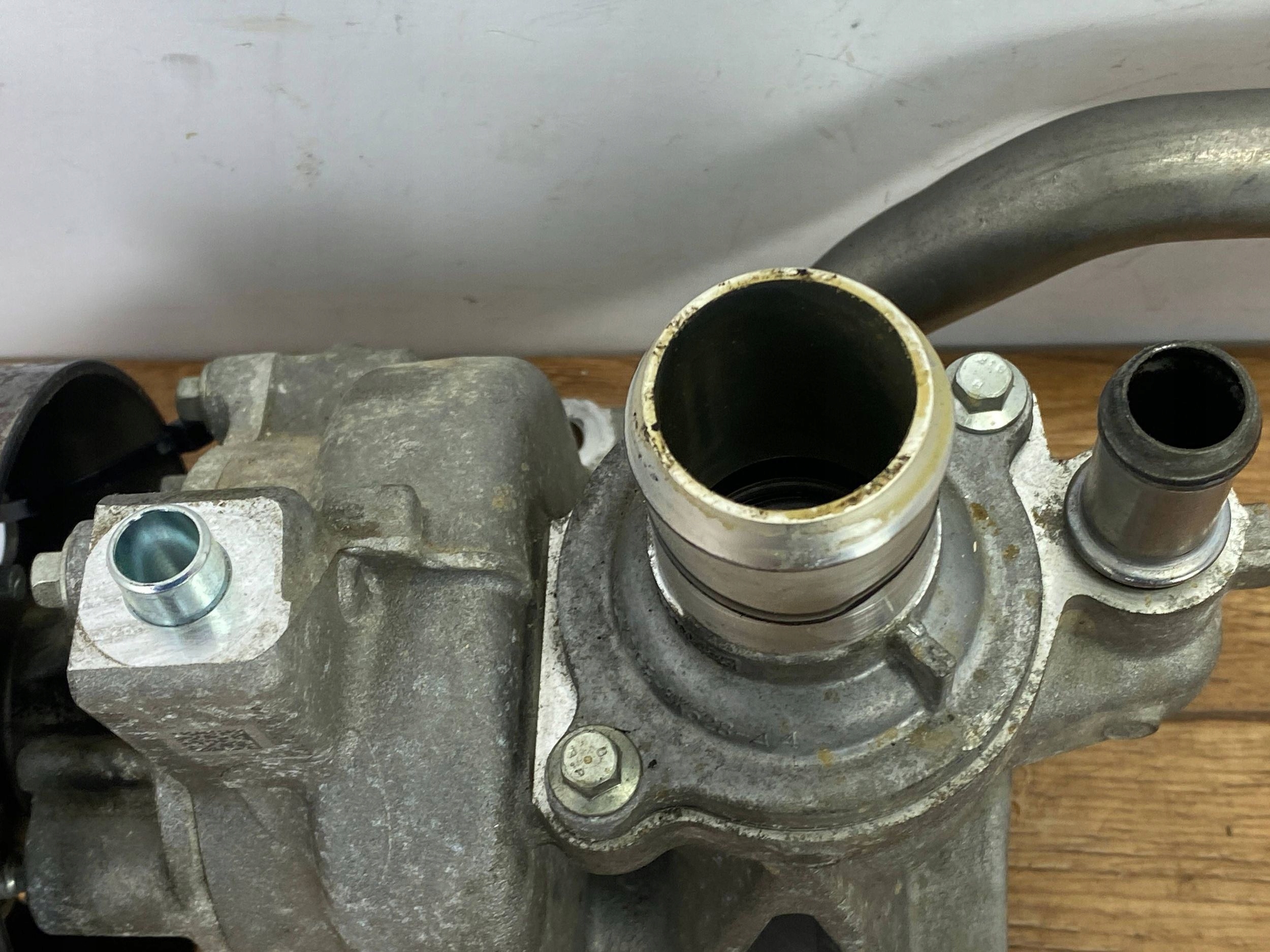 water pump Ford Explorer VI 200+