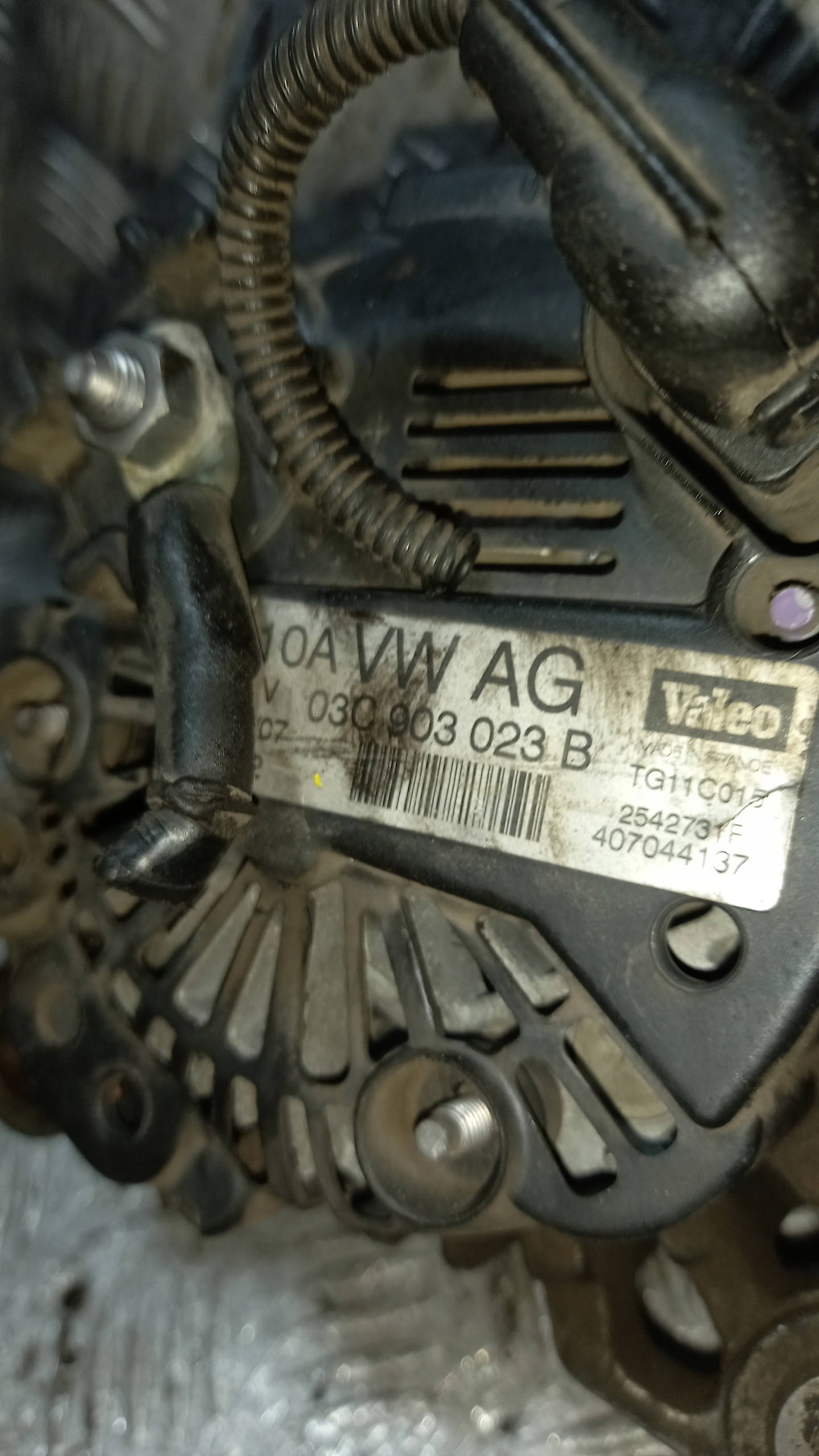 ALTERNATOR VOLKSWAGEN GOLF 5 030903023 1.9 TDI VALEO