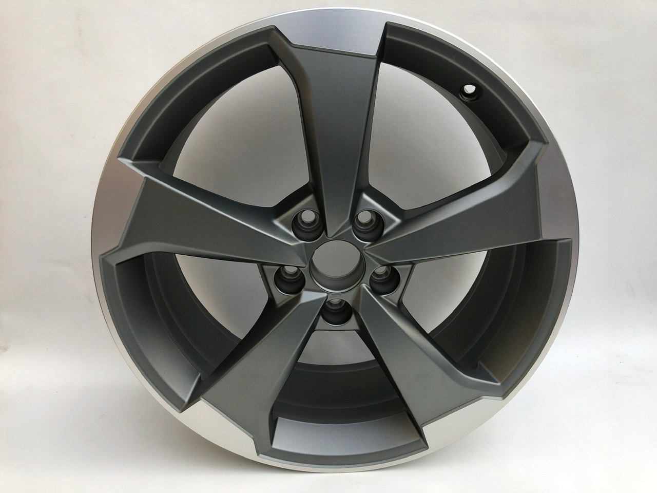 Kolesá 8.0x 19 5x112 ET49 Audi RS3 8V Rotor 8V0601025CF originálne -nová-