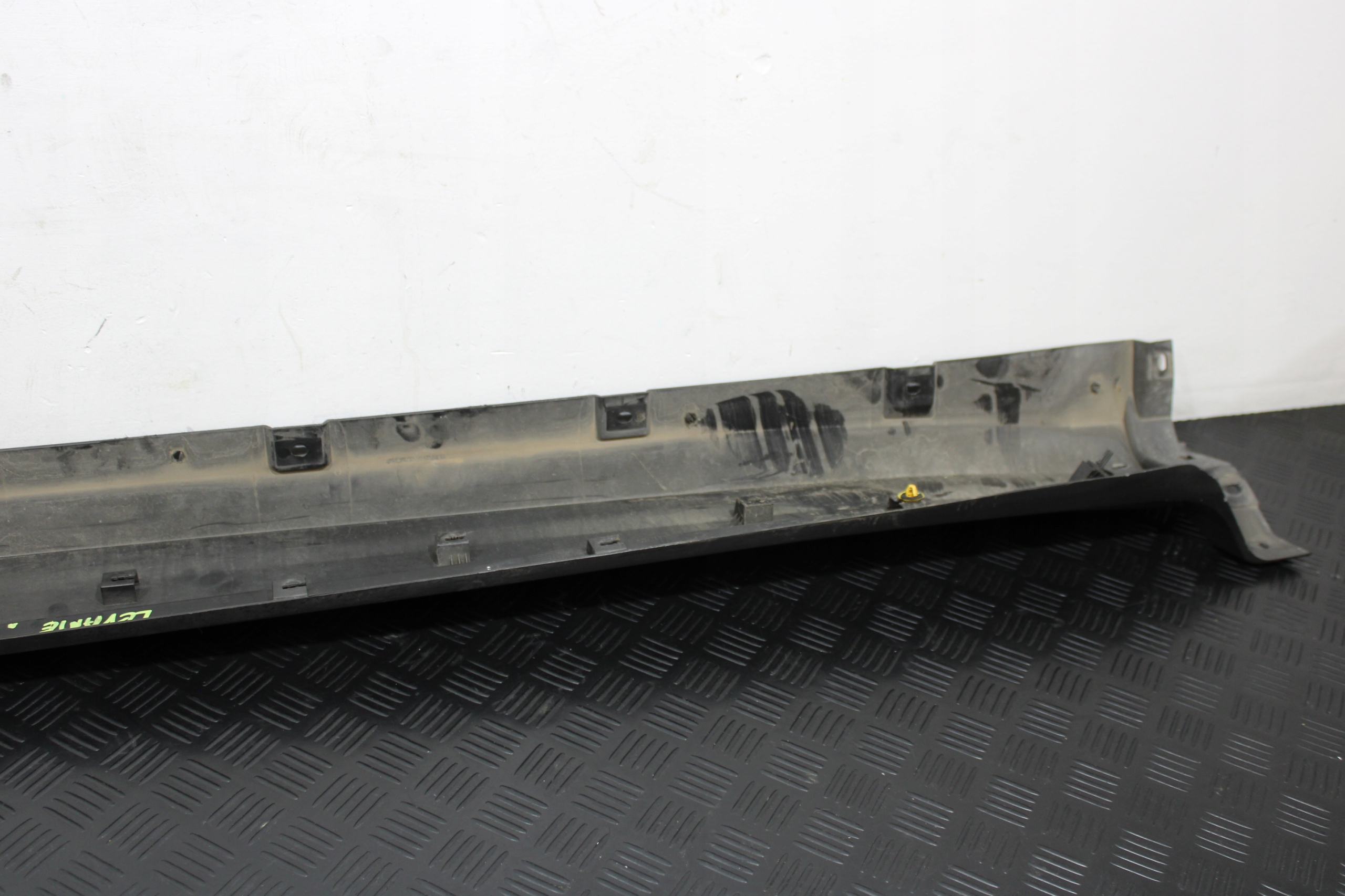 cap threshold left threshold left MASERATI LEVANTE M161 670040335