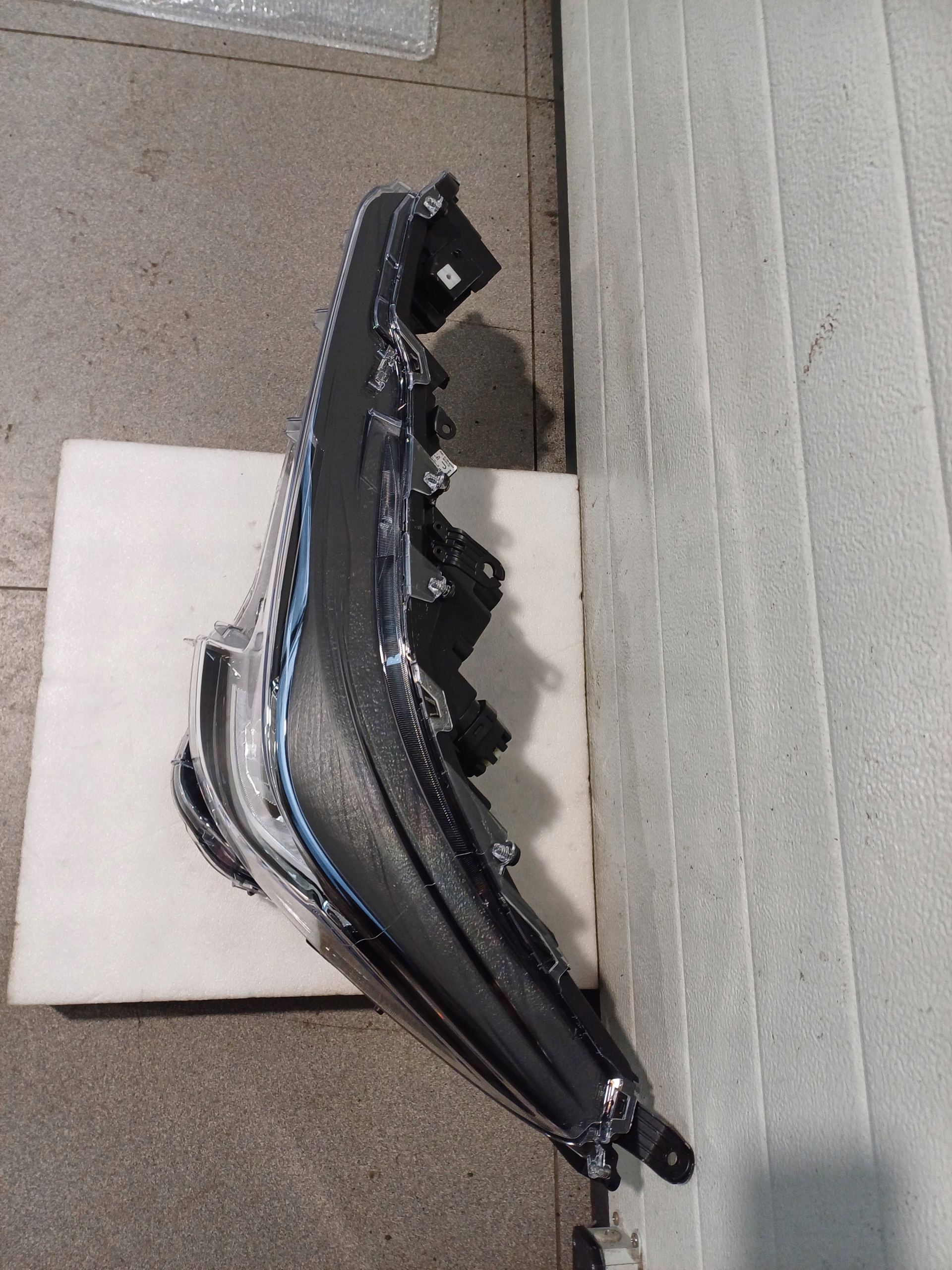 light left front front TOYOTA COROLLA E21 XII 81150-02S60 90154118