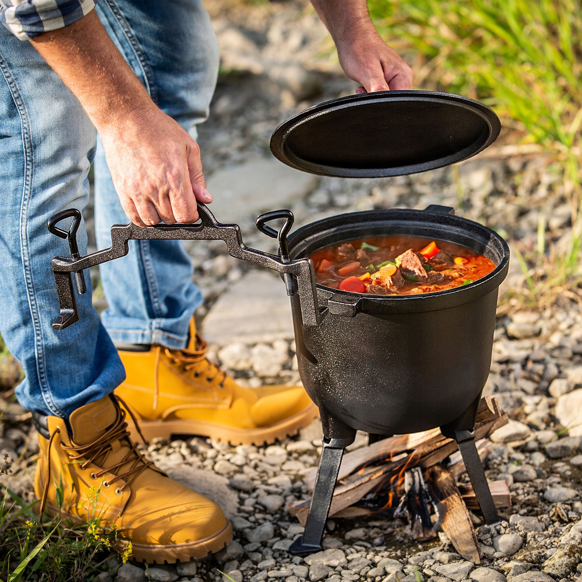 KOCIOŁEK ŻELIWNY MYŚLIWSKI 7L GARNEK NA OGNISKO GRILL DO PIECZONEK Stan opakowania oryginalne