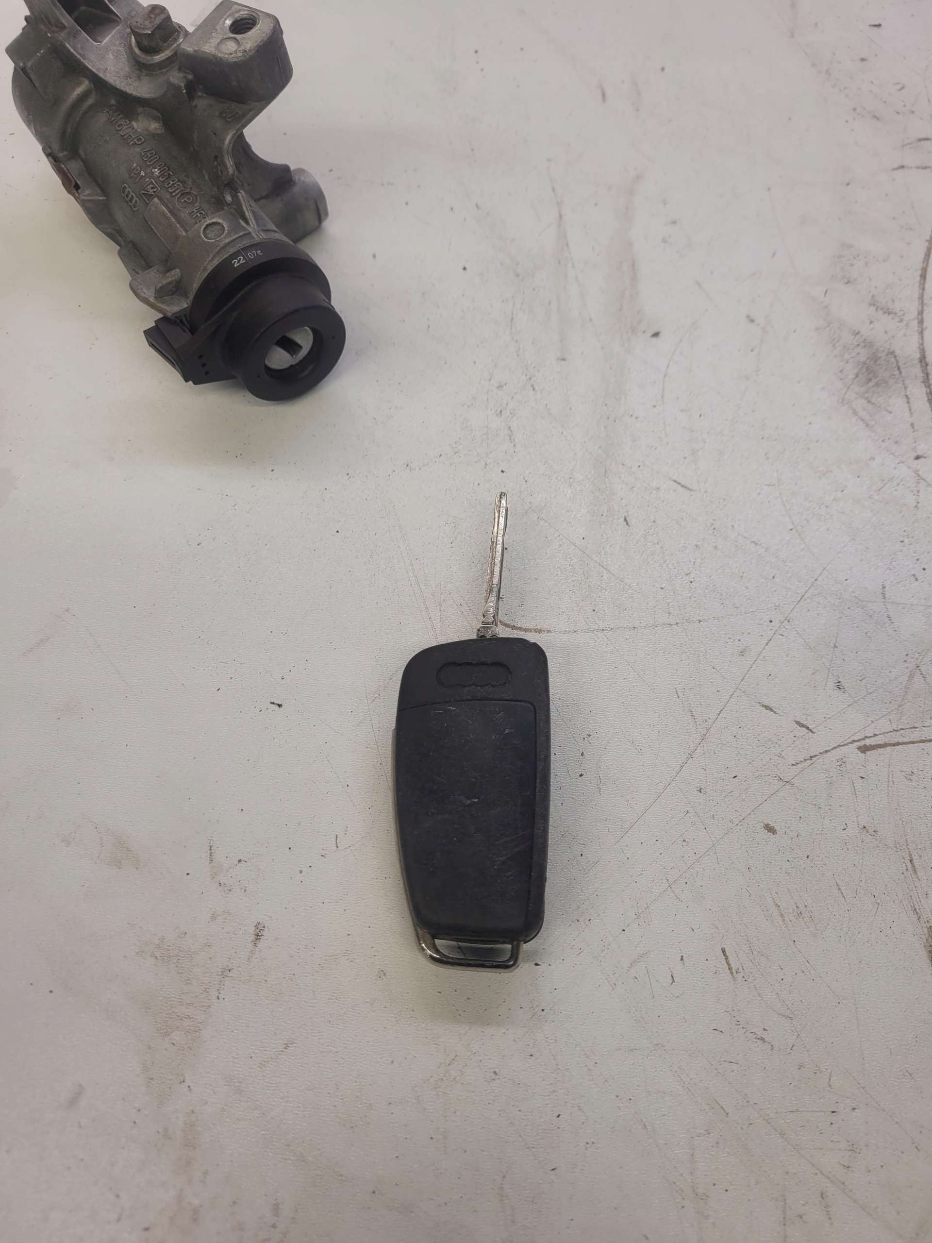 key PILOT ignition GROT AUDI A4 B7 8E0837220Q 4B0905851P