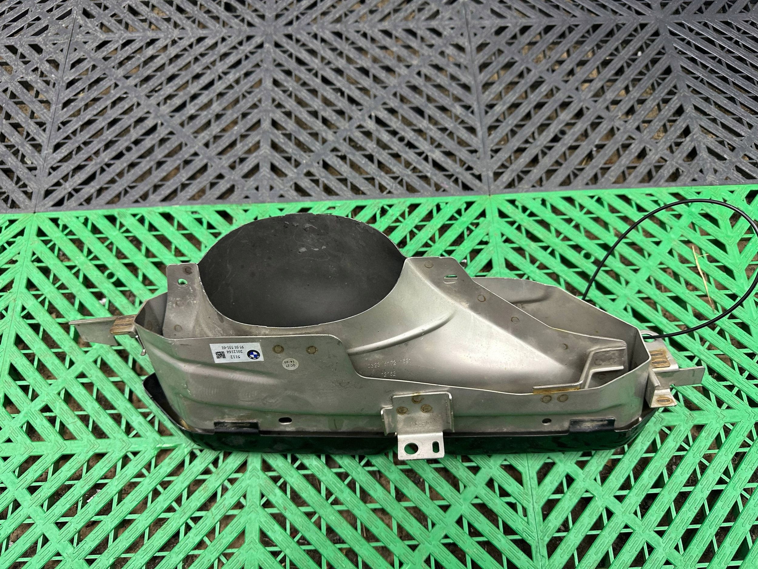 terminale dello scarico BMW 7 G70 9501531