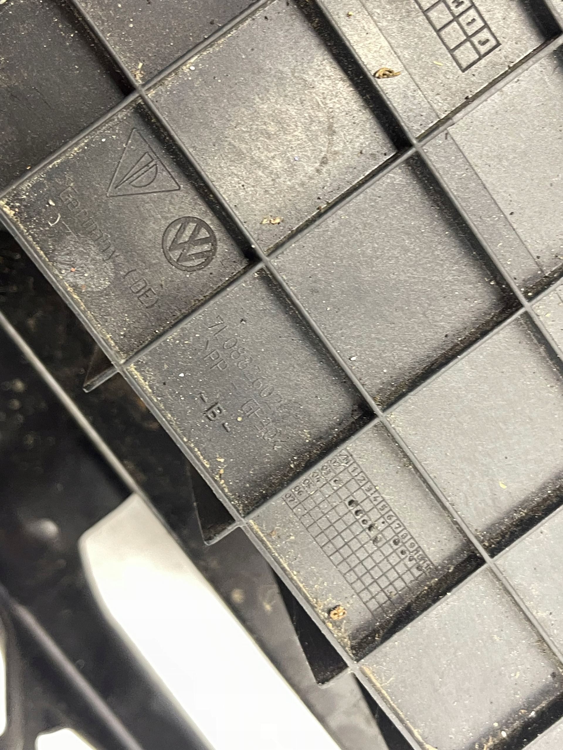 VW TOUAREG 7L Support Support plaque Siège Droit 7L0882602
