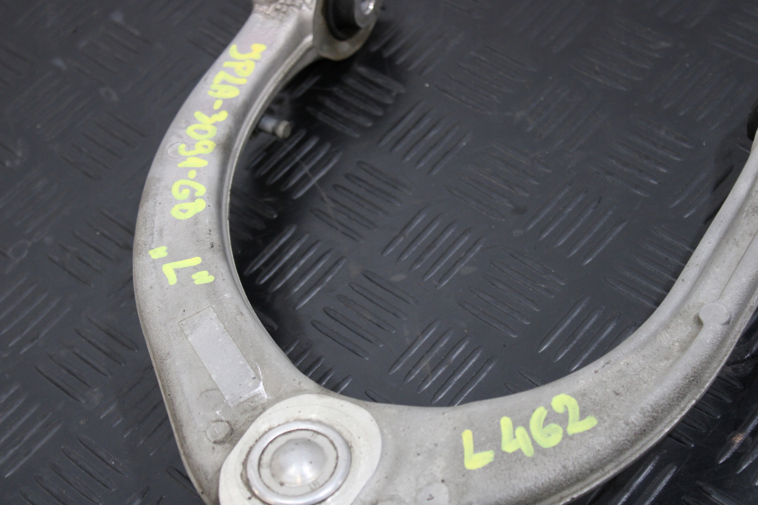 arm left front upper JPLA3091-GB LAND ROVER DISCOVERY V 5 L462