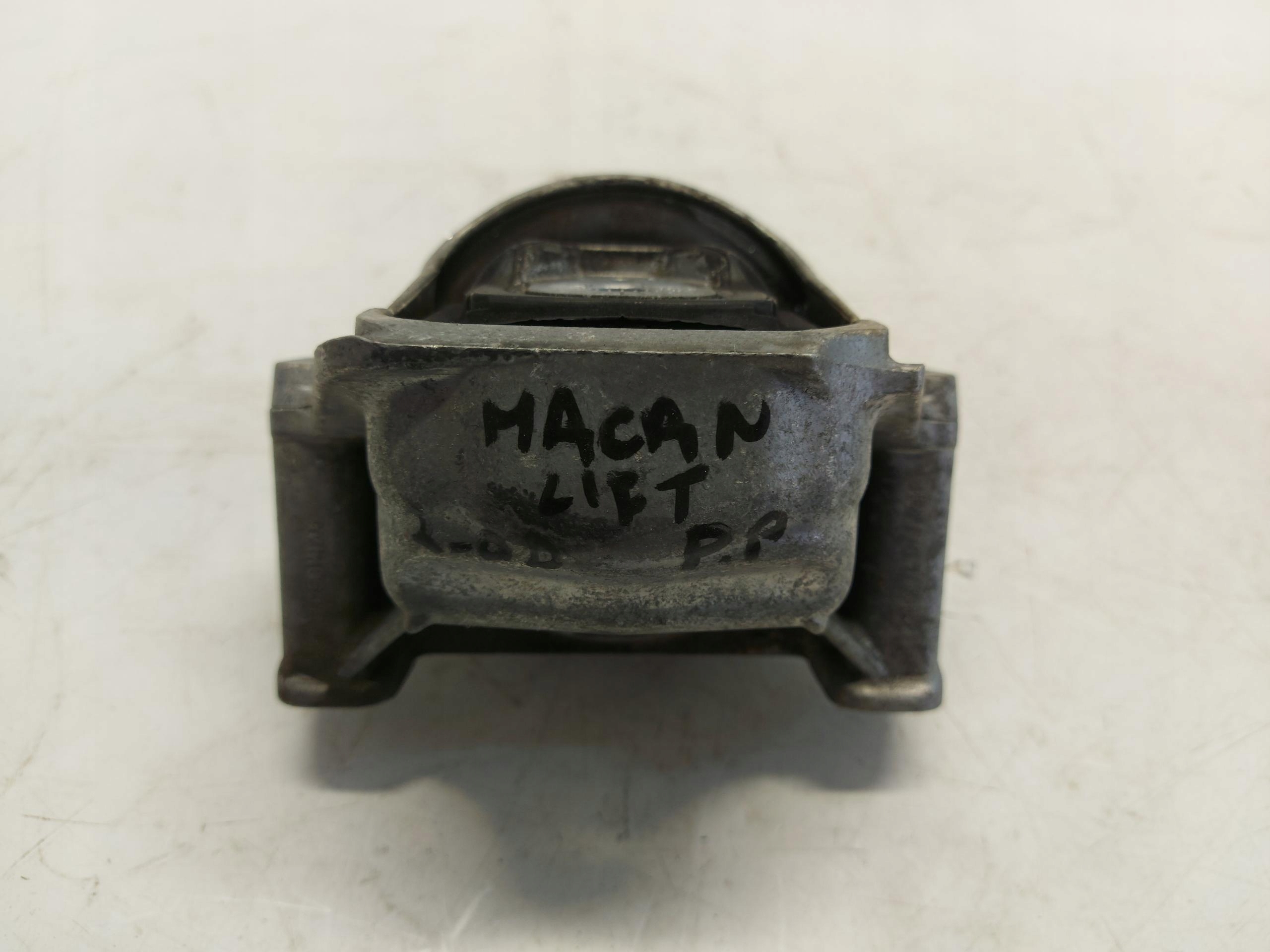 Porsche Macan II LIFT holder engine mount right 8R0199381