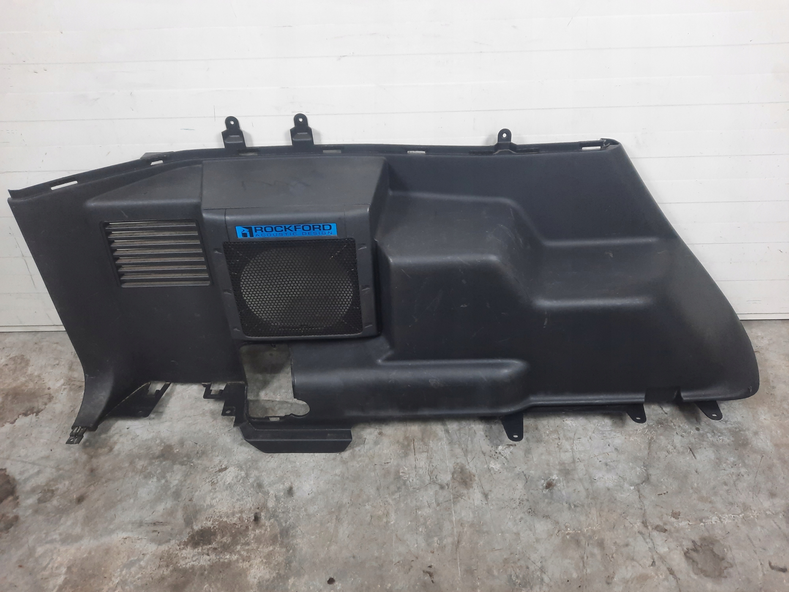 7230A253 - ОБИВКА БАГАЖНИКА БЕКОН ЛЕВЫЙ PAJERO IV 5D